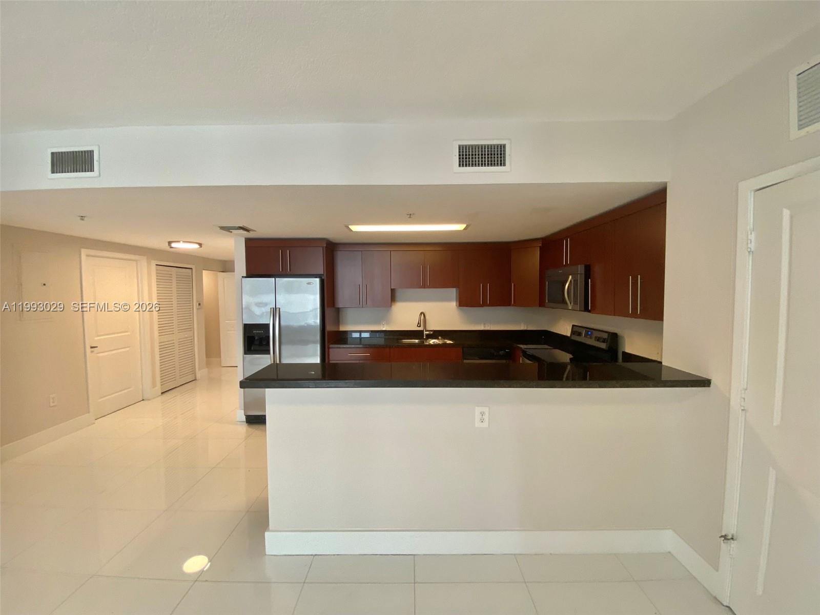 170 SE 14th St #2208, Miami FL 33131