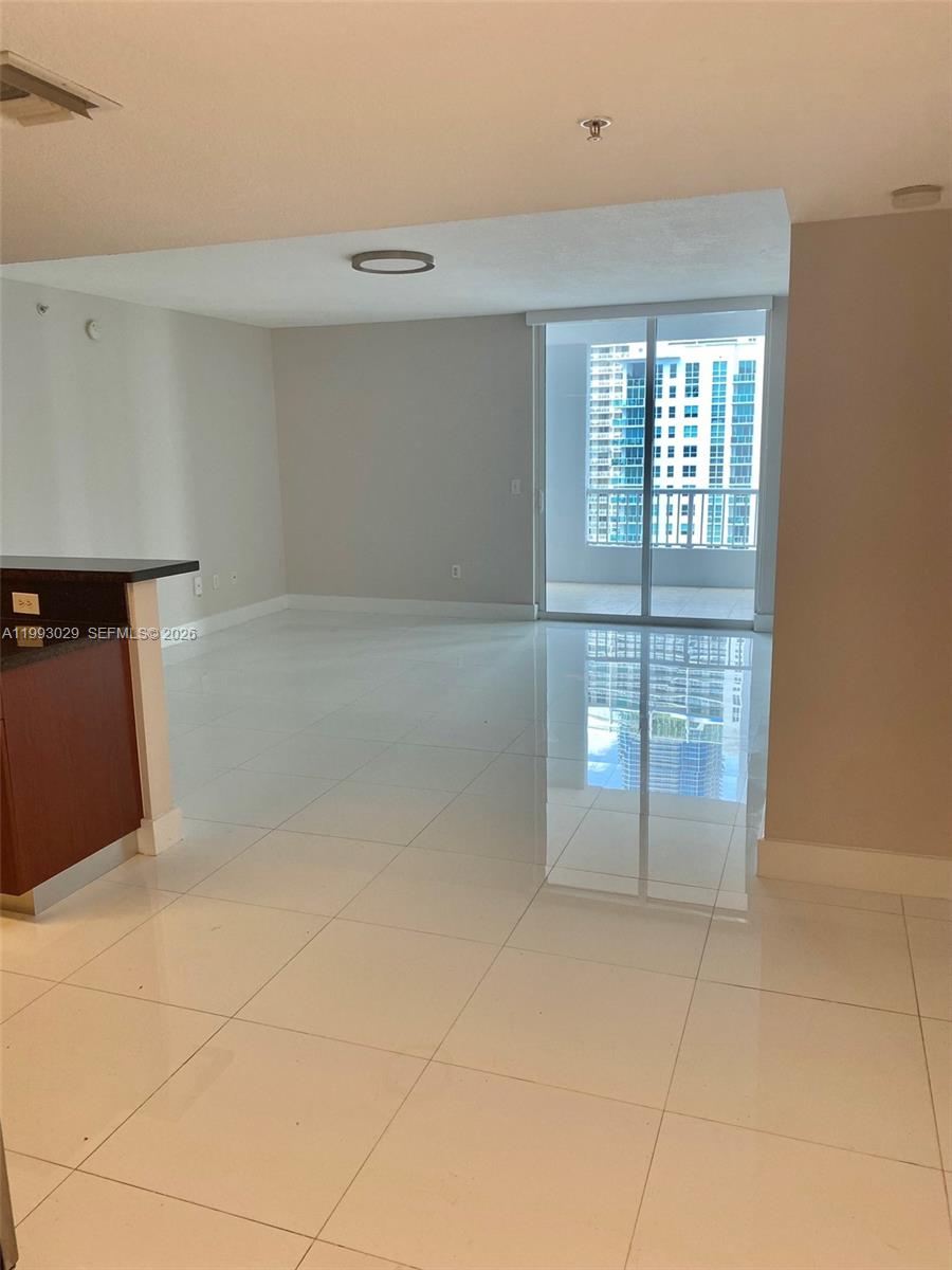 170 SE 14th St #2208, Miami FL 33131