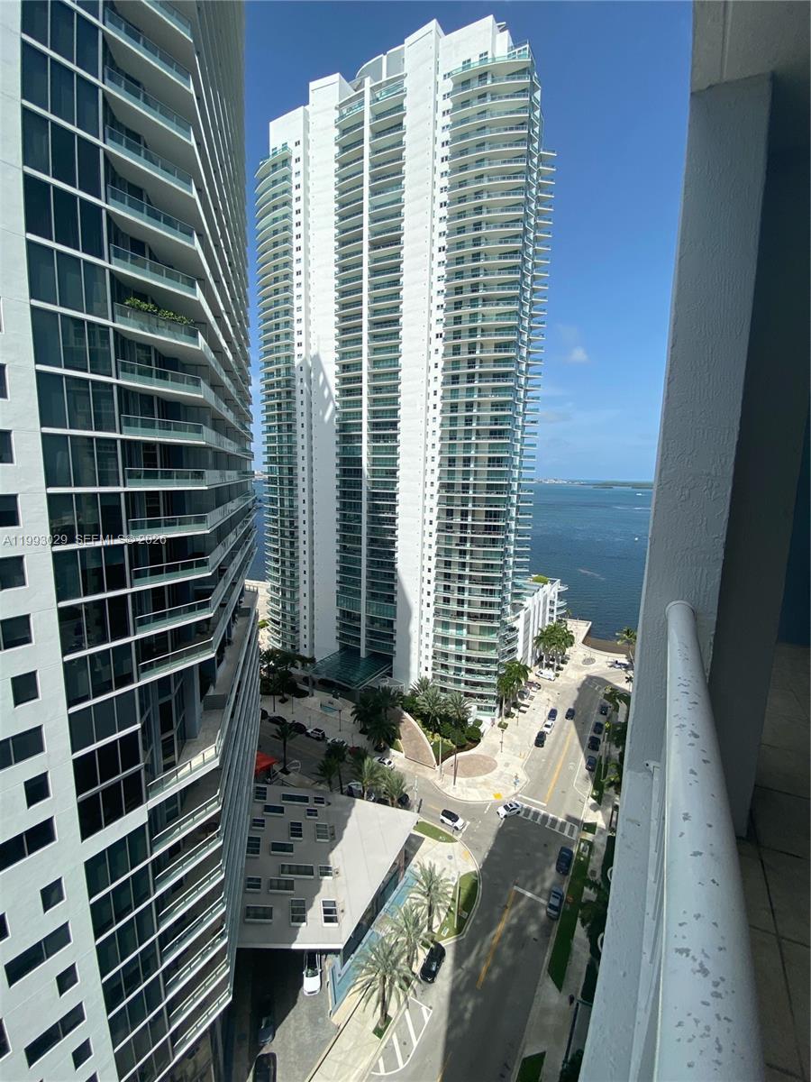 170 SE 14th St #2208, Miami FL 33131