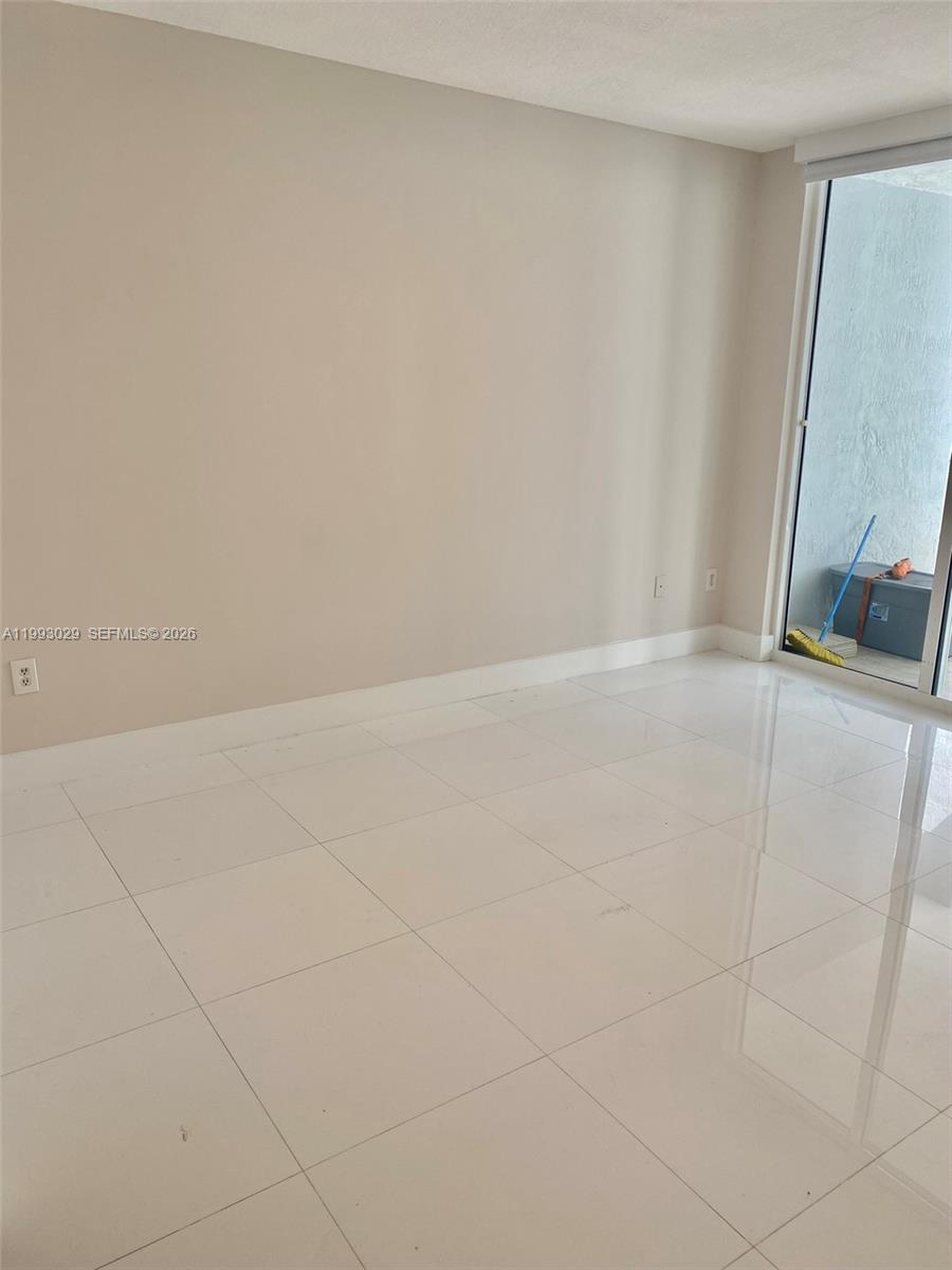 170 SE 14th St #2208, Miami FL 33131