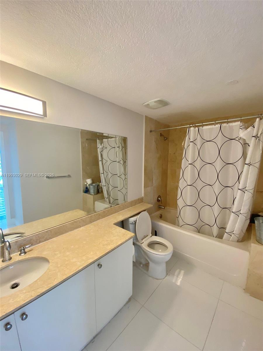 170 SE 14th St #2208, Miami FL 33131
