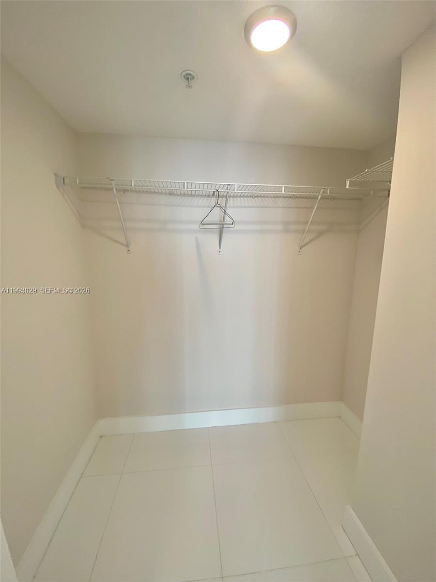 170 SE 14th St #2208, Miami FL 33131