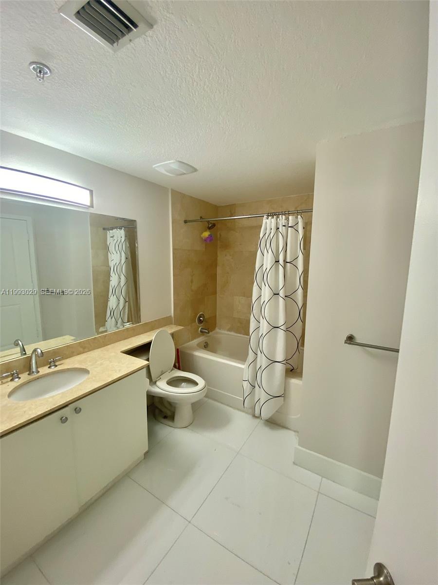170 SE 14th St #2208, Miami FL 33131
