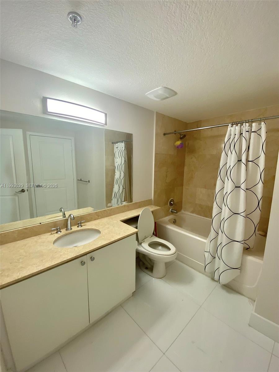 170 SE 14th St #2208, Miami FL 33131