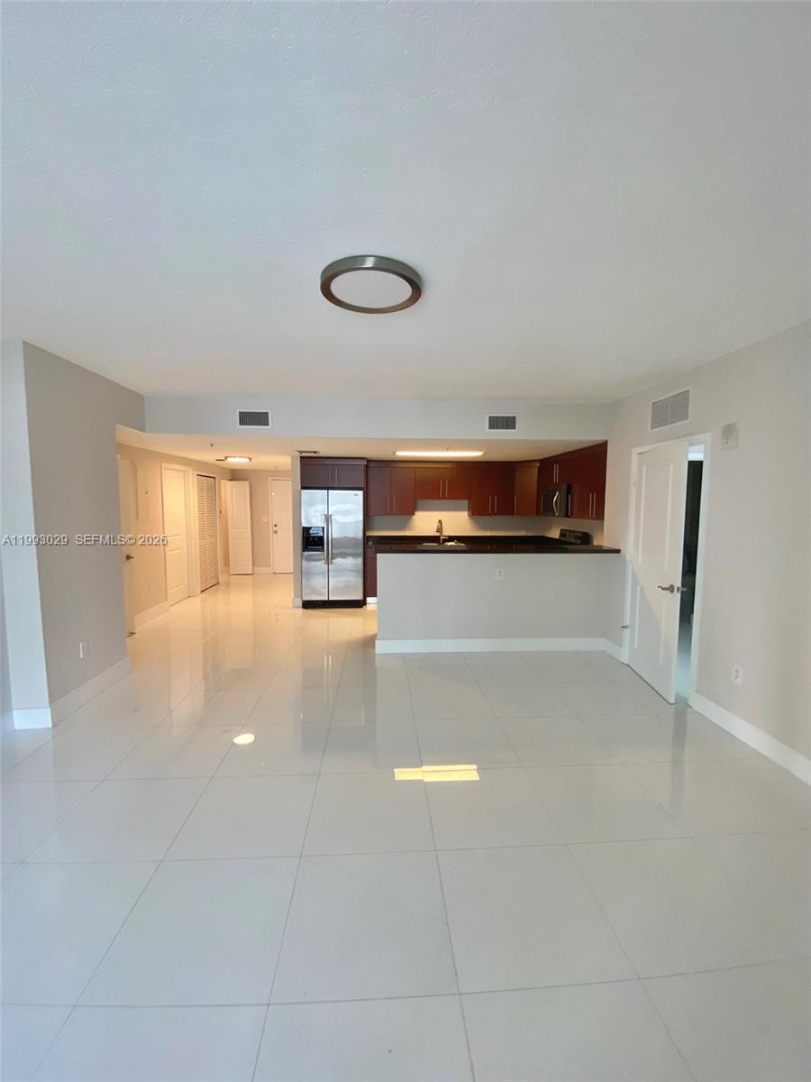 170 SE 14th St #2208, Miami FL 33131