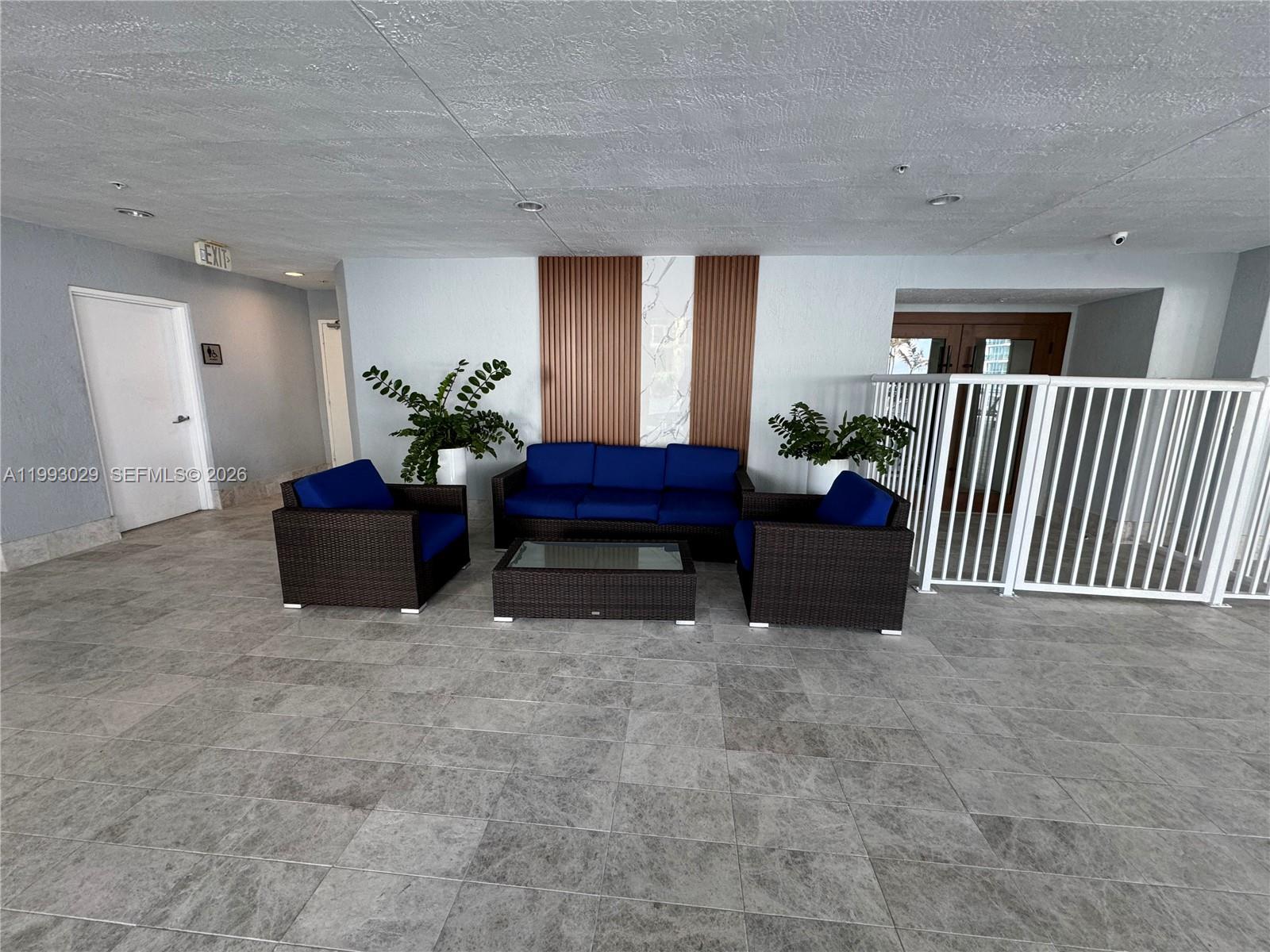 170 SE 14th St #2208, Miami FL 33131