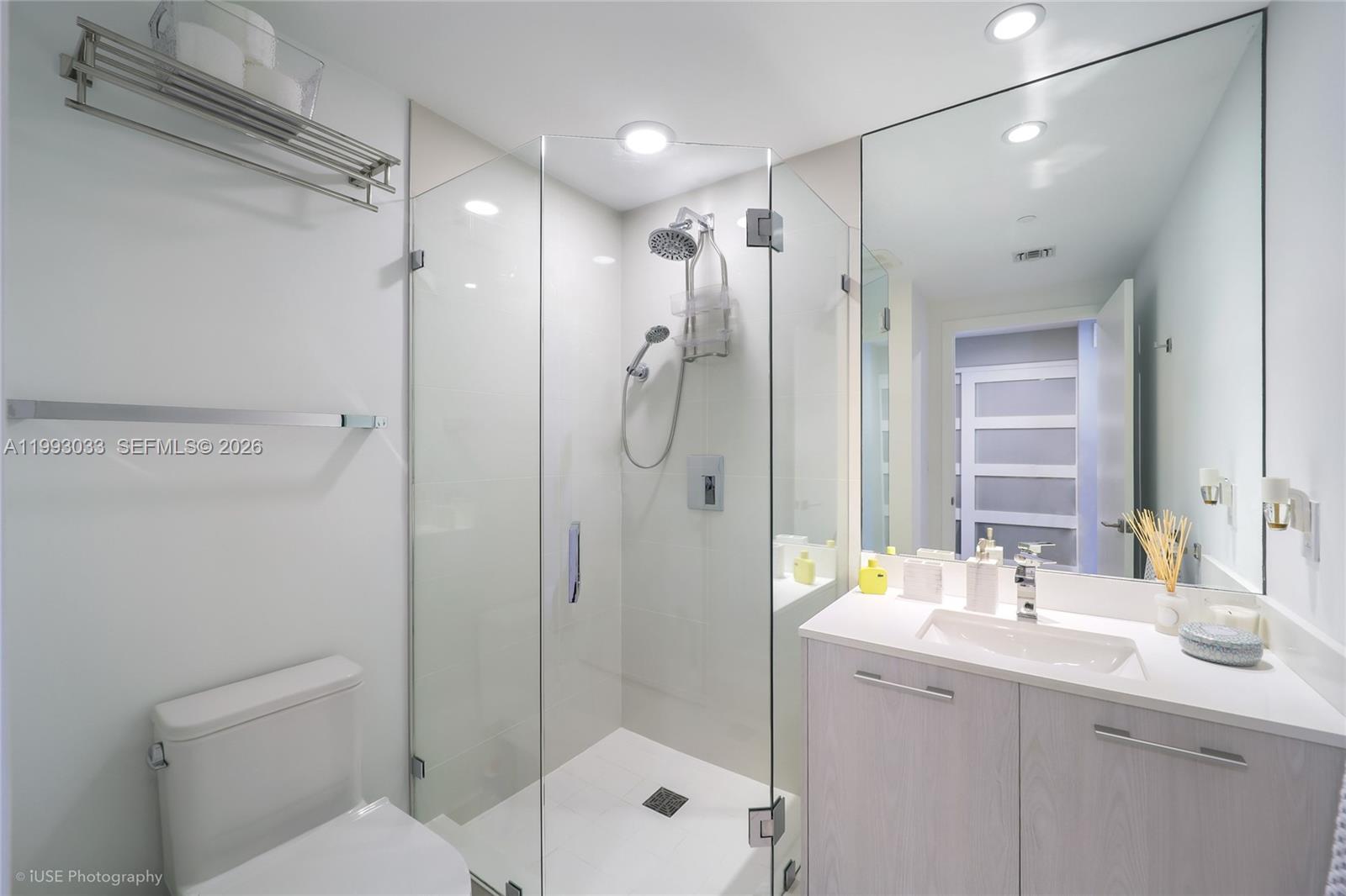55 SW 9th St #3004, Miami FL 33130