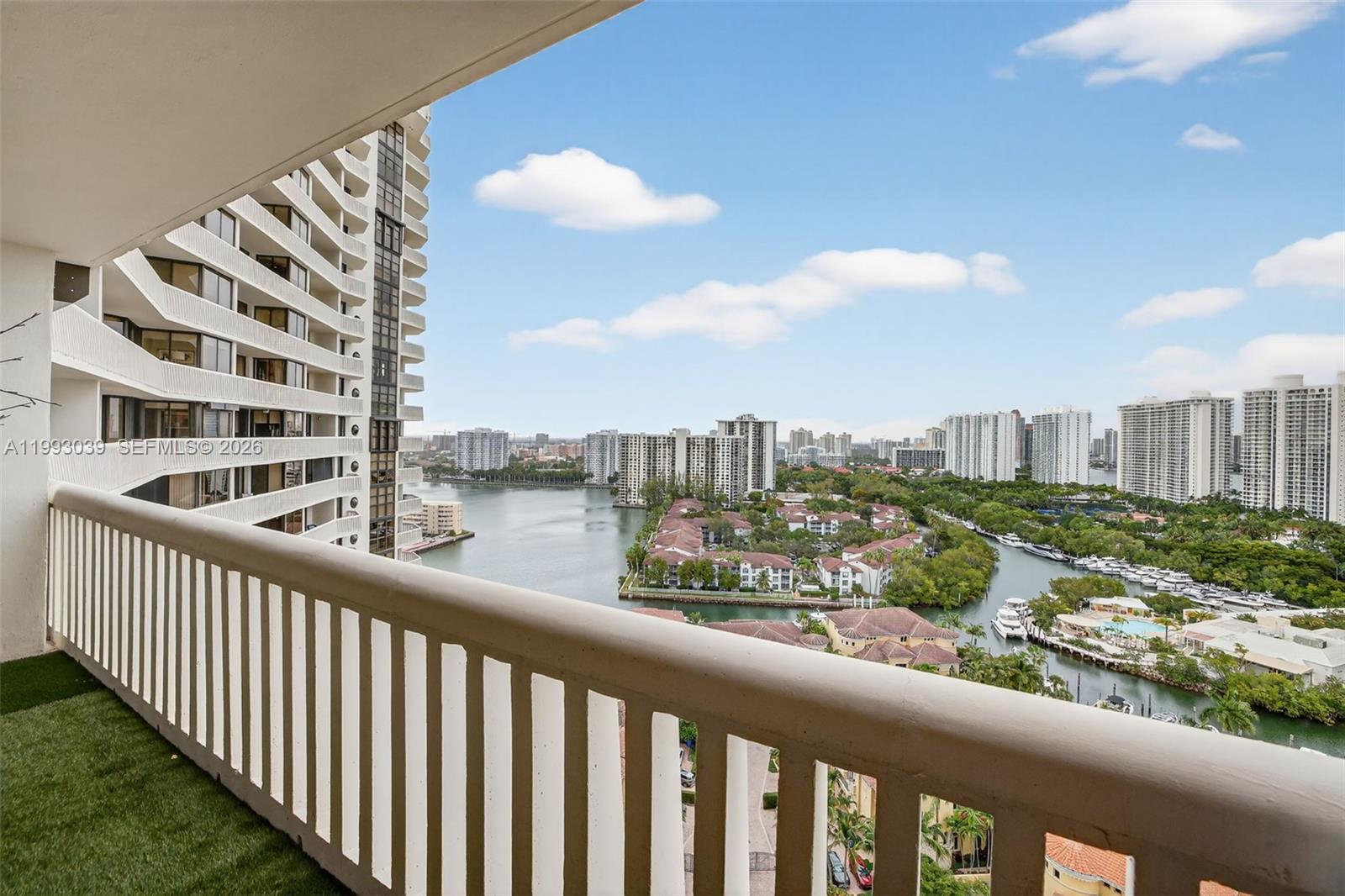 1000 Island Blvd #2105, Aventura FL 33160