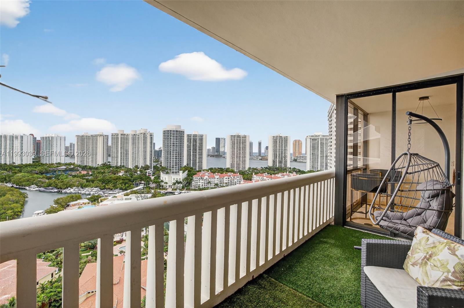 1000 Island Blvd #2105, Aventura FL 33160