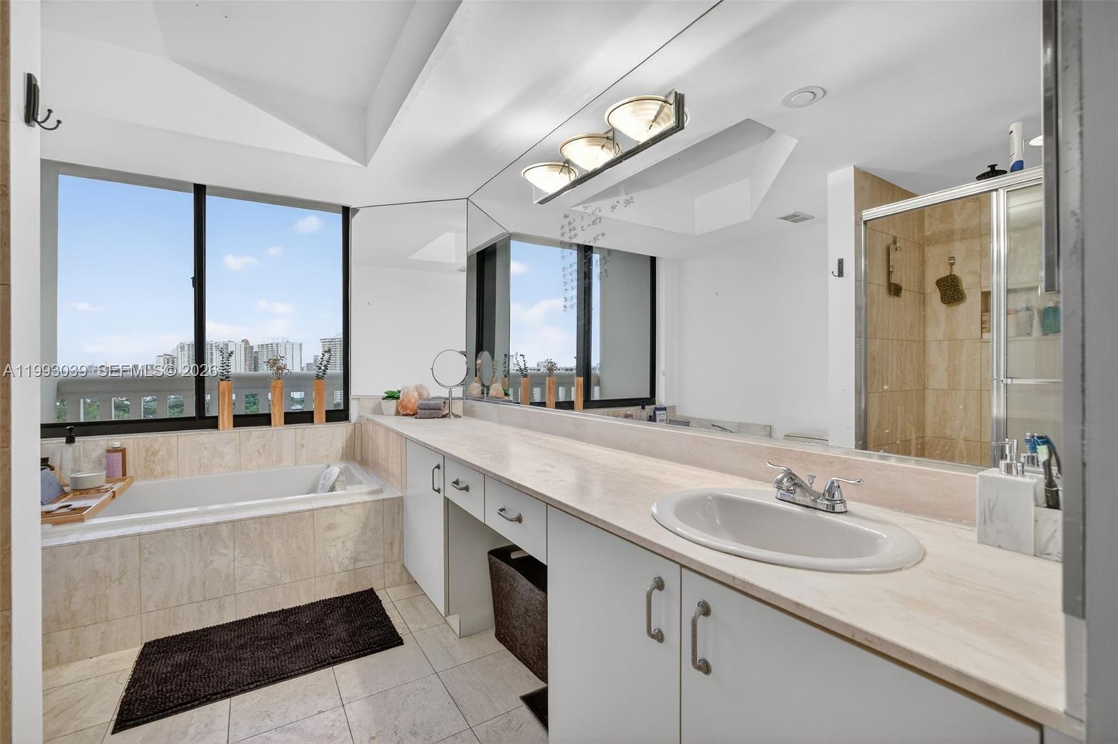 1000 Island Blvd #2105, Aventura FL 33160