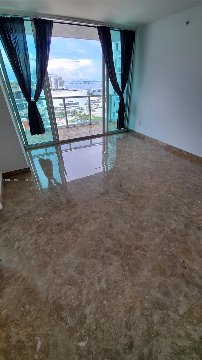 253 NE 2nd St #2301, Miami FL 33132
