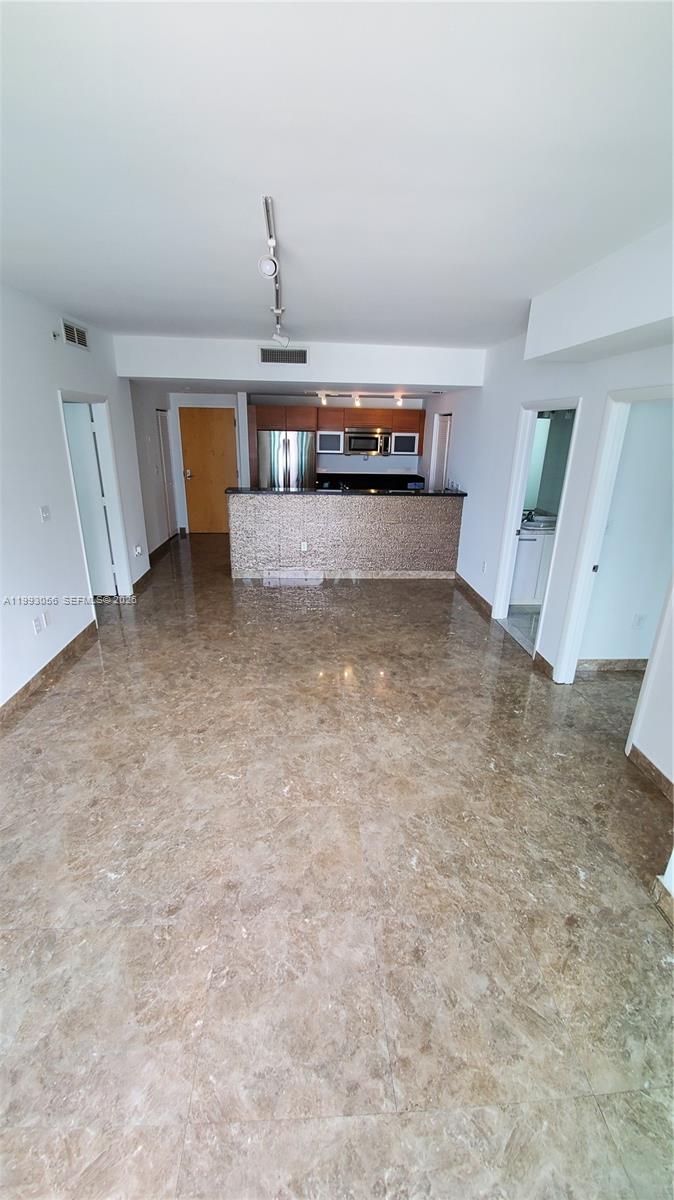 253 NE 2nd St #2301, Miami FL 33132
