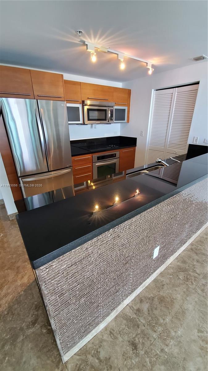 253 NE 2nd St #2301, Miami FL 33132