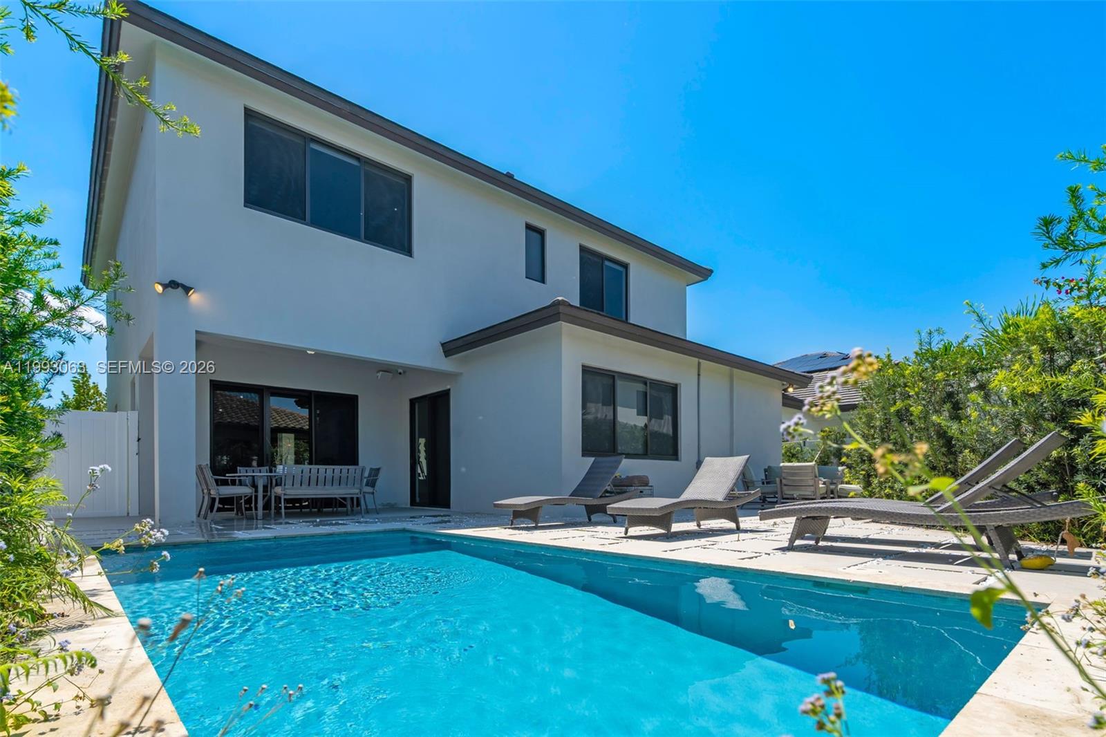 8019 NW 46th Ter, Doral FL 33166