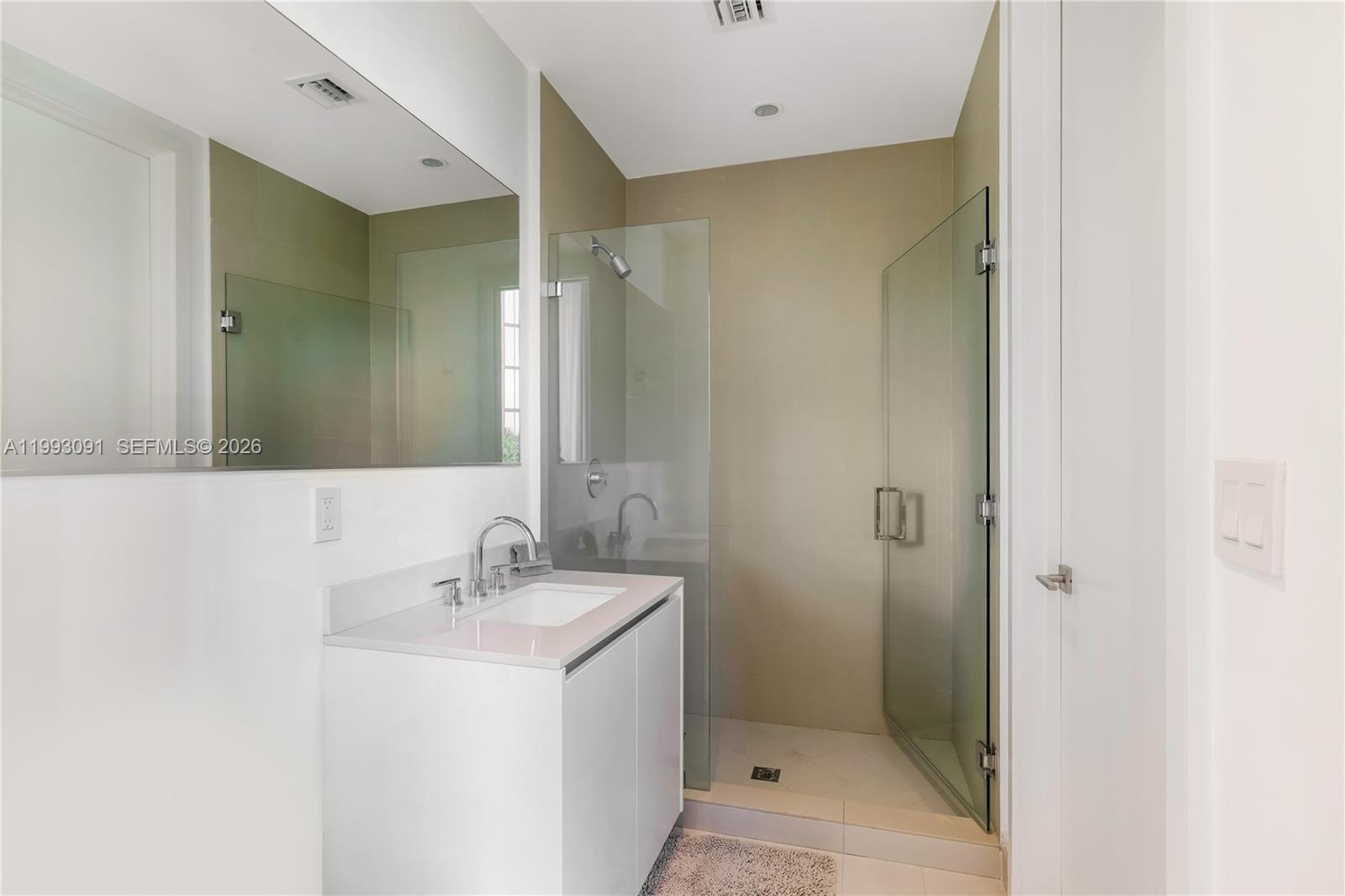 2821 S Bayshore Dr #6B, Miami FL 33133
