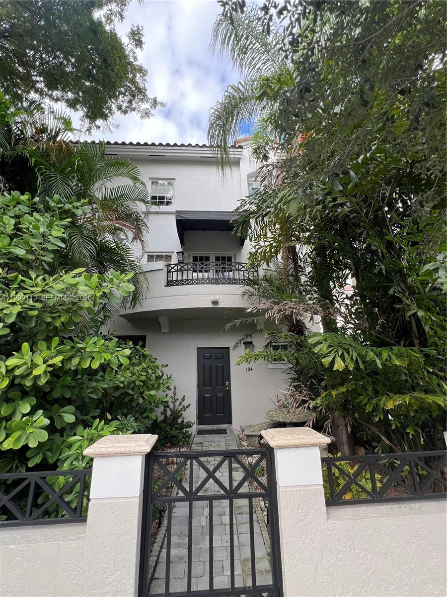 261 Navarre Ave #A-4, Coral Gables FL 33134