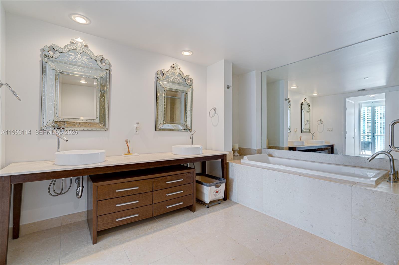 495 Brickell Ave #3505, Miami FL 33131