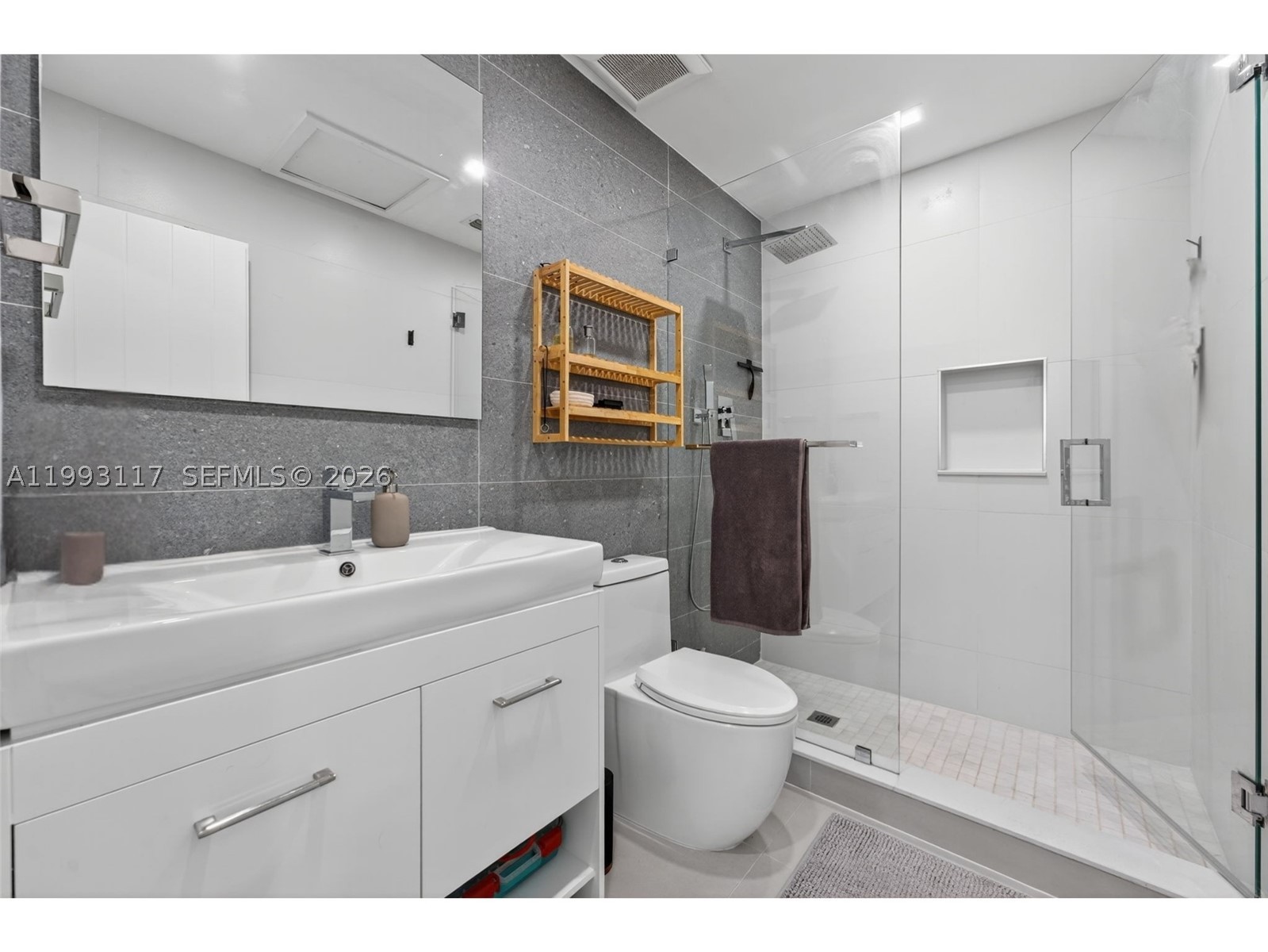 426 SE 3rd St, Dania Beach FL 33004