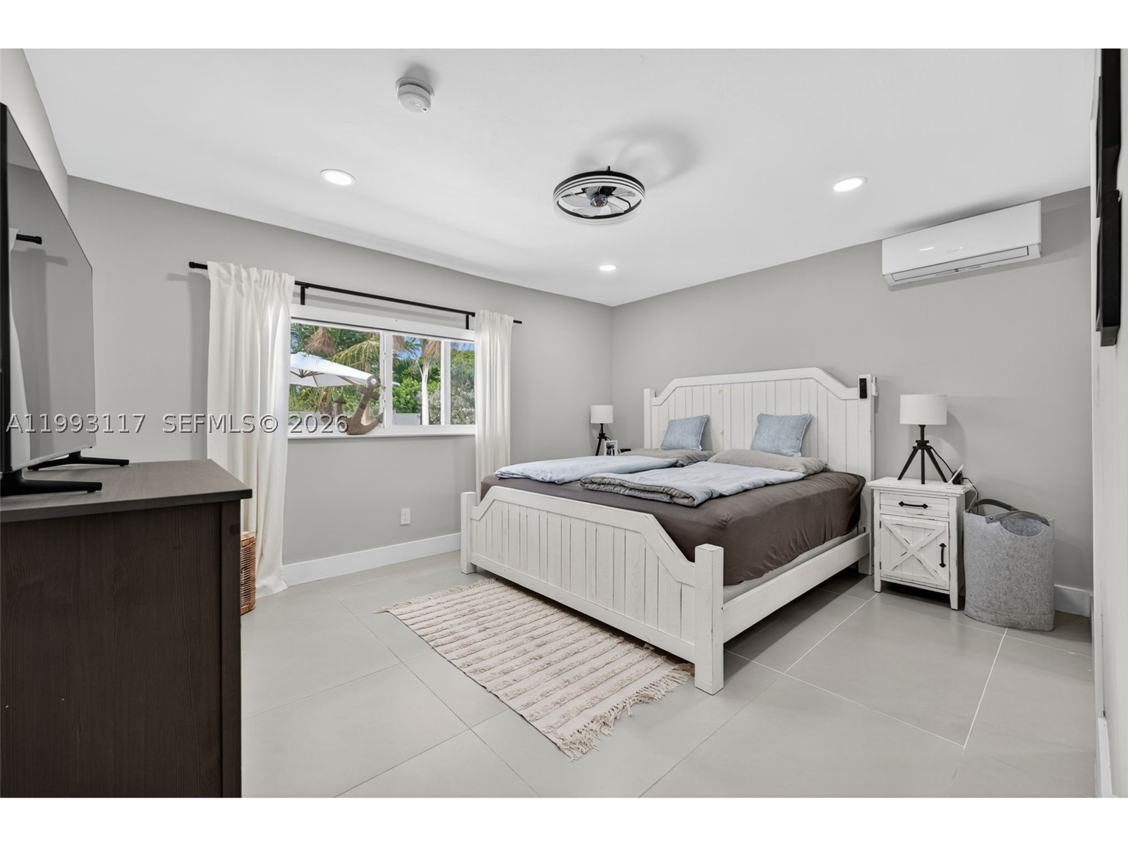 426 SE 3rd St, Dania Beach FL 33004