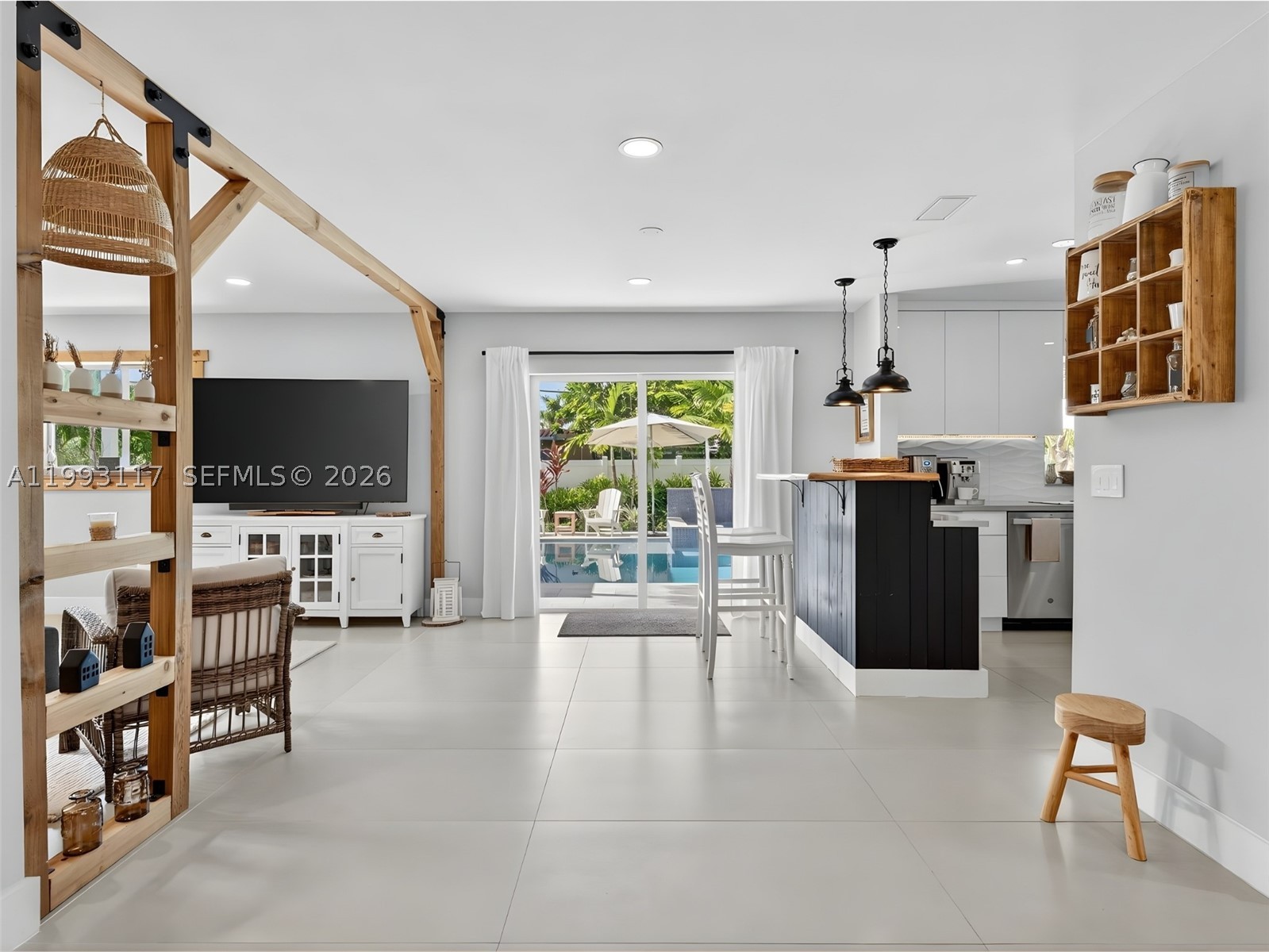 426 SE 3rd St, Dania Beach FL 33004