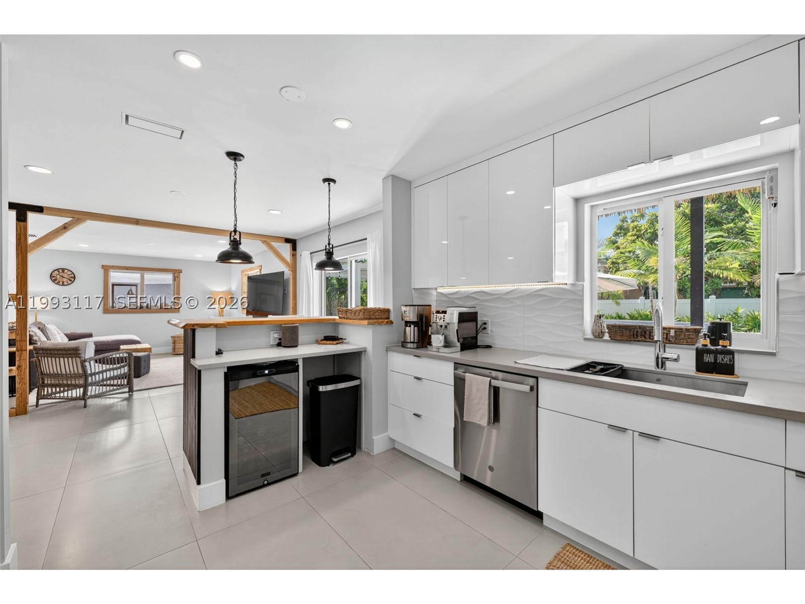 426 SE 3rd St, Dania Beach FL 33004