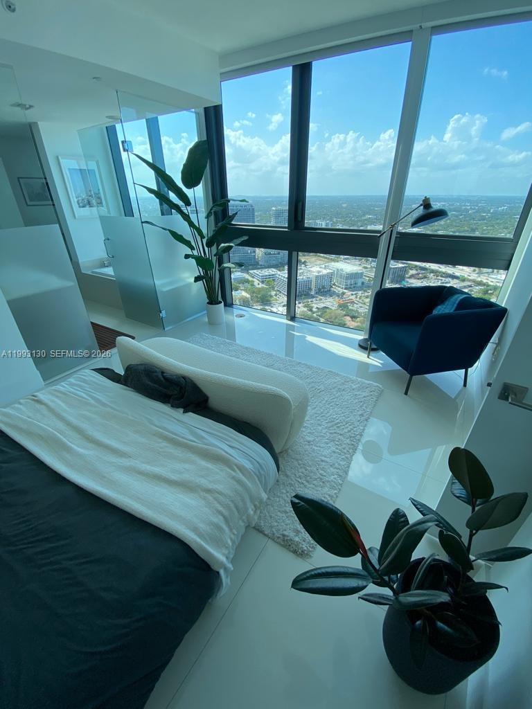650 NE 32nd St #4308, Miami FL 33137