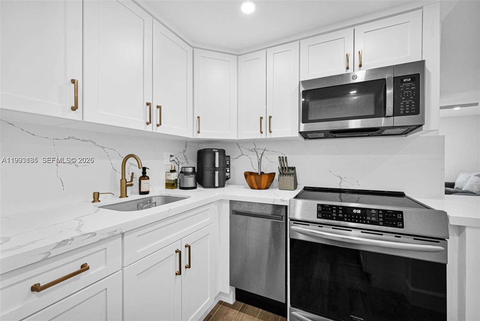 8609 SW 68th Ct #24, Pinecrest FL 33156
