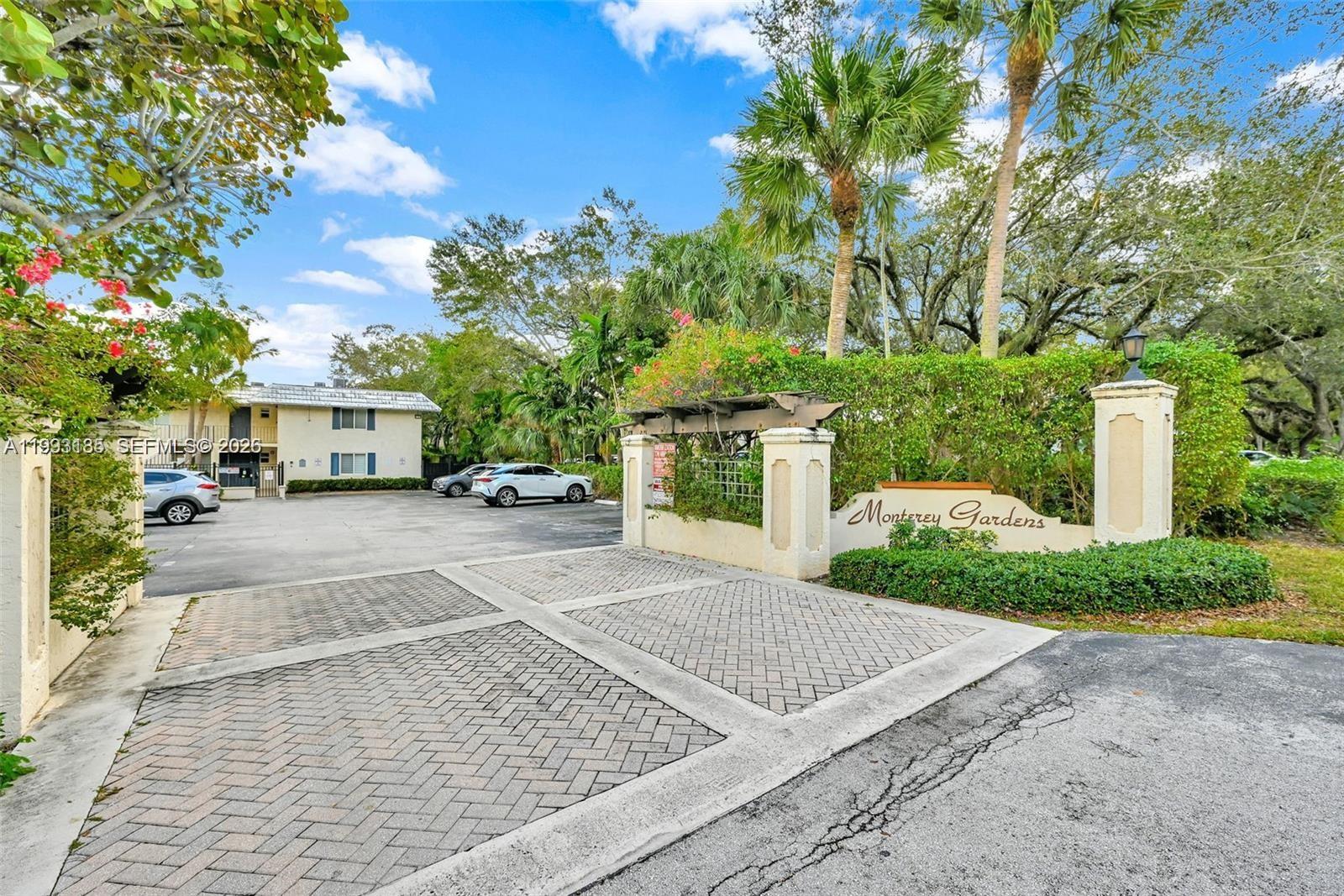 8609 SW 68th Ct #24, Pinecrest FL 33156