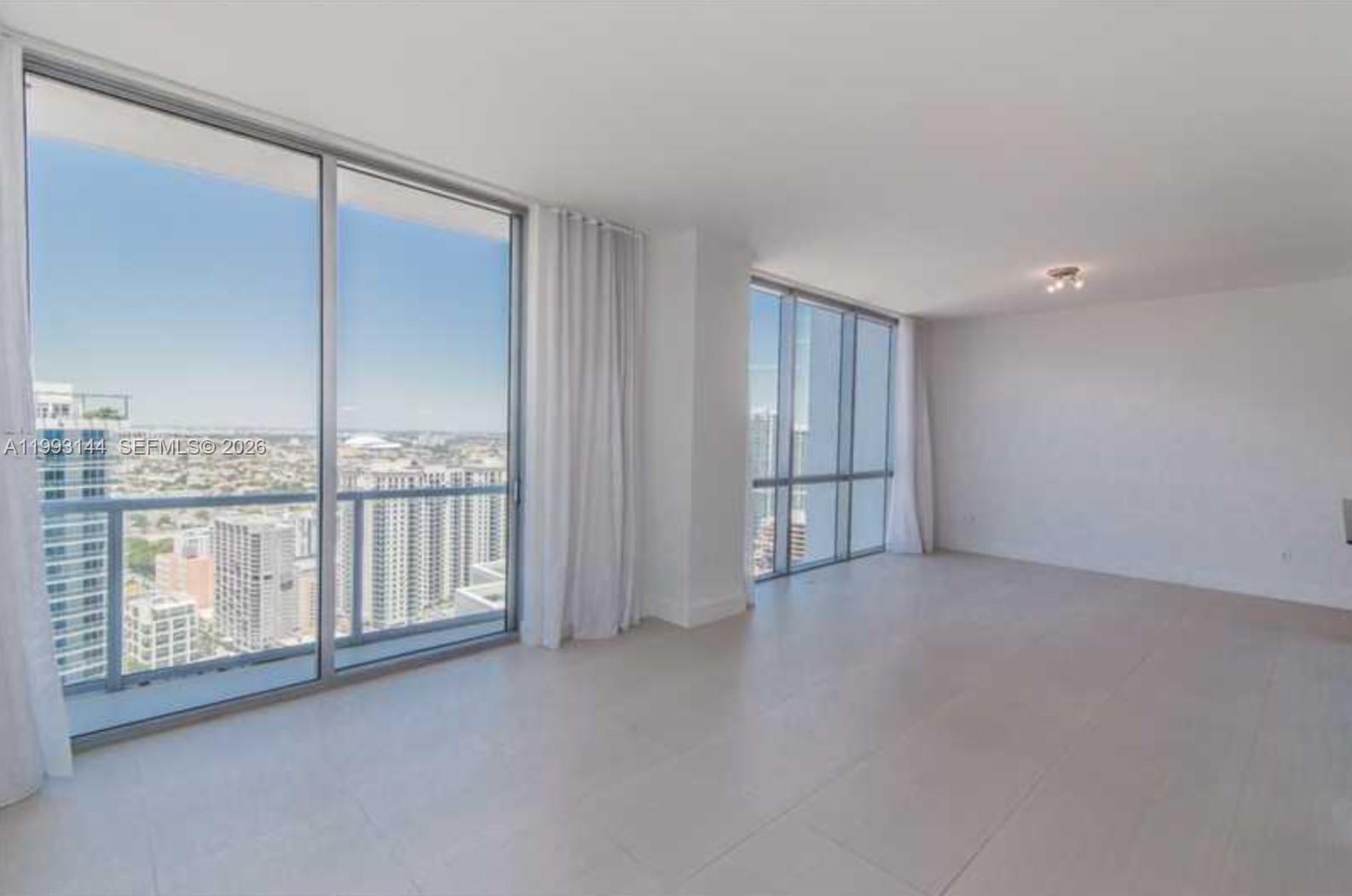 1060 Brickell Ave #4207, Miami FL 33131