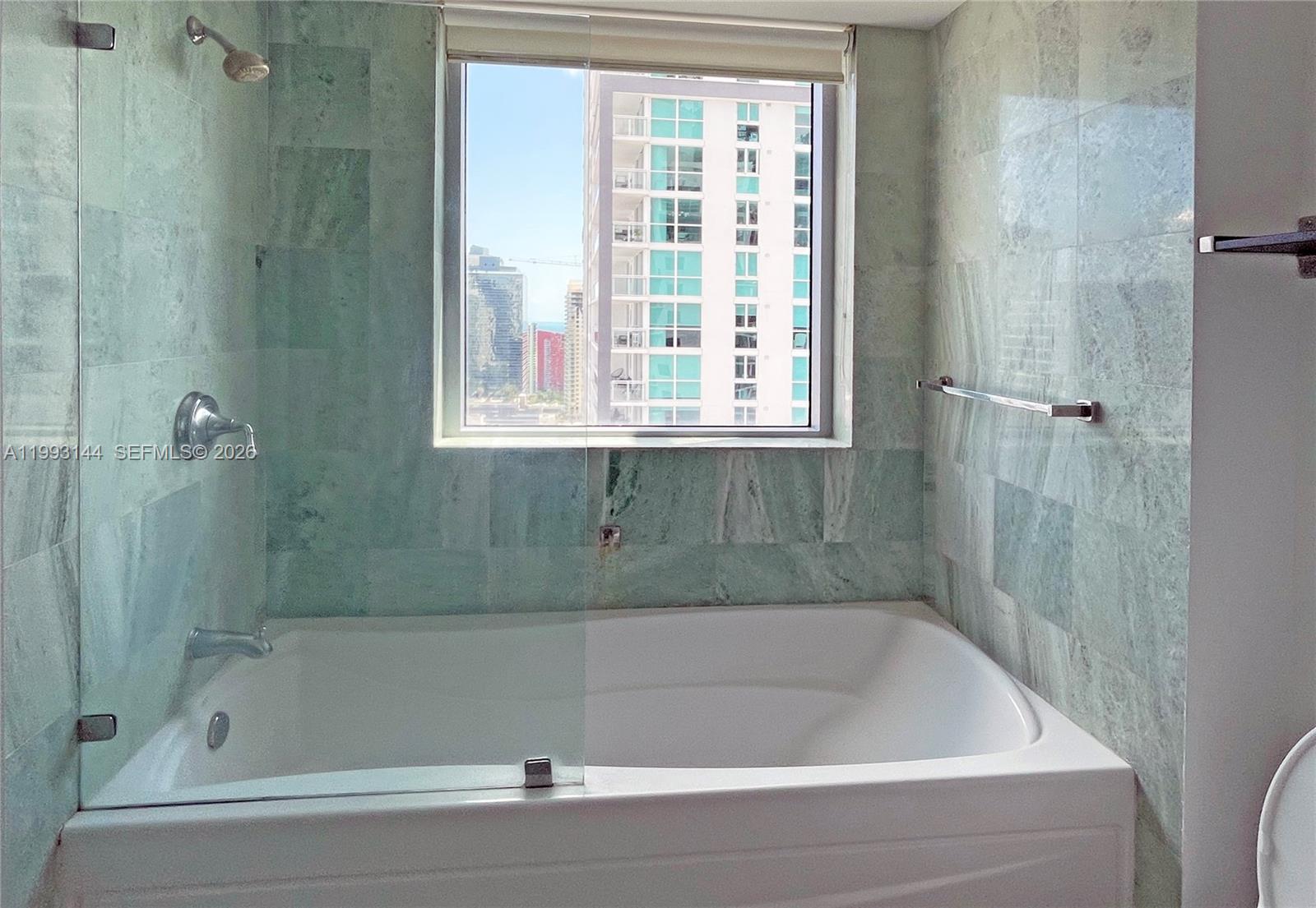1060 Brickell Ave #4207, Miami FL 33131