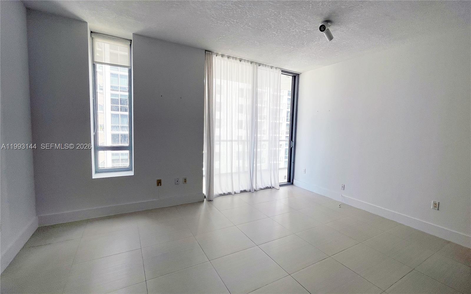 1060 Brickell Ave #4207, Miami FL 33131