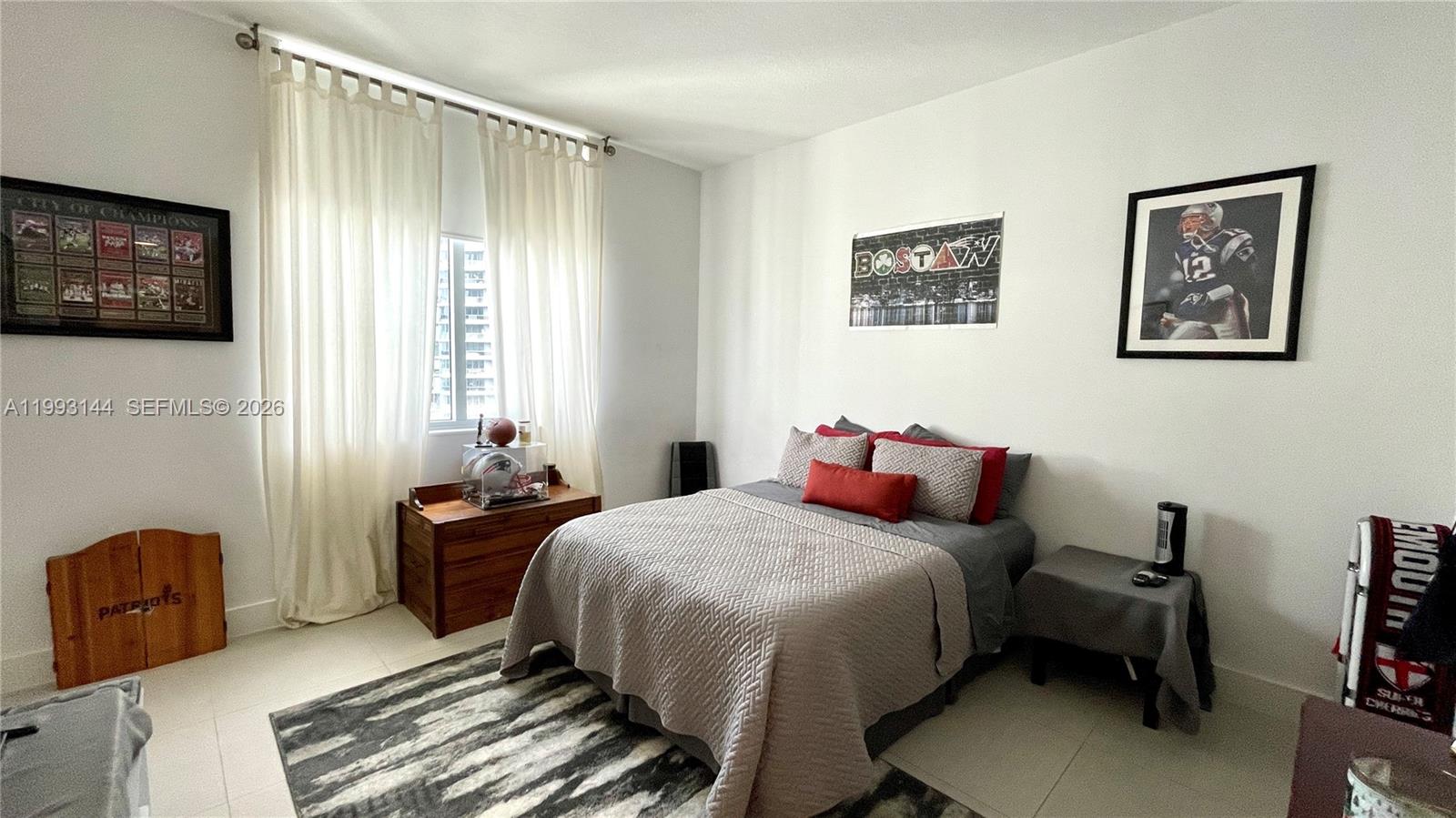 1060 Brickell Ave #4207, Miami FL 33131