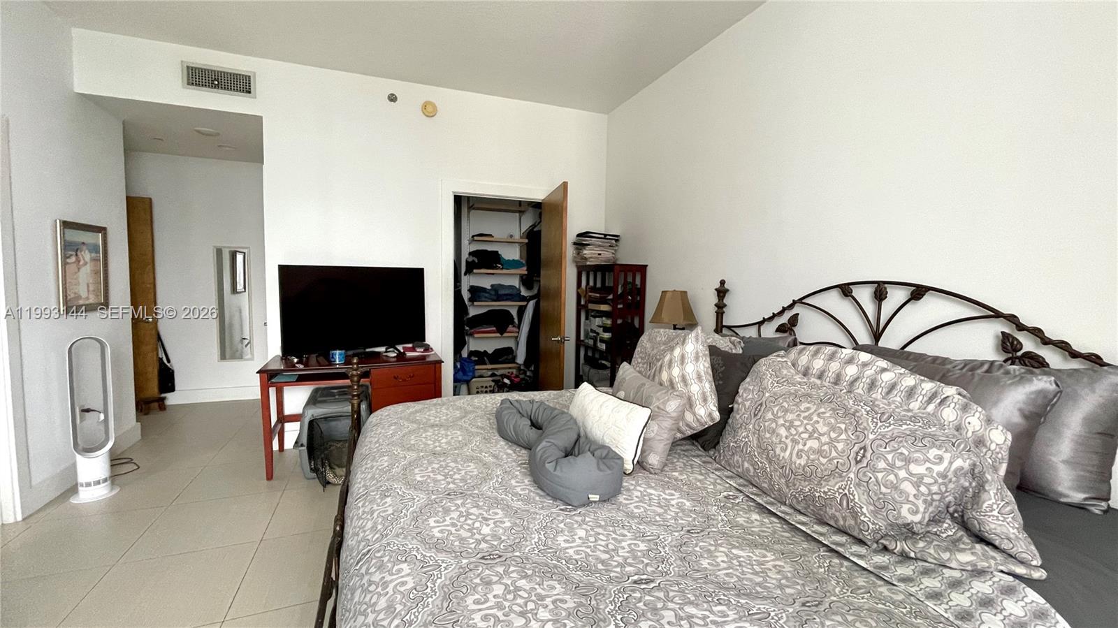 1060 Brickell Ave #4207, Miami FL 33131