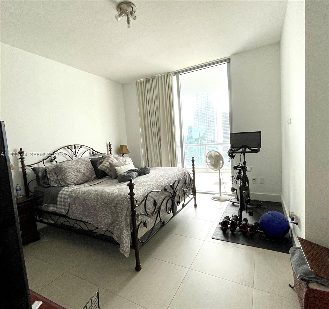1060 Brickell Ave #4207, Miami FL 33131