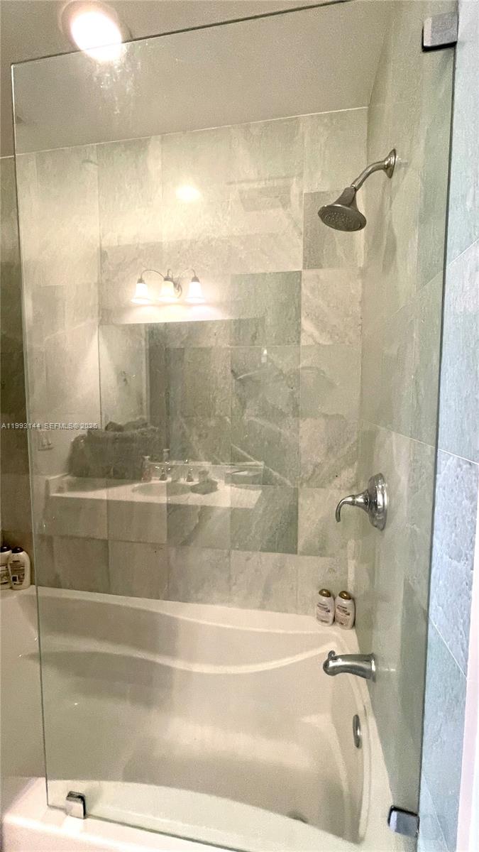 1060 Brickell Ave #4207, Miami FL 33131