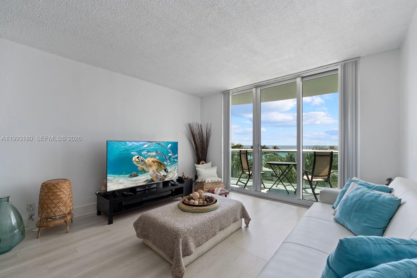 Hollywood FL 33019 - A11993180