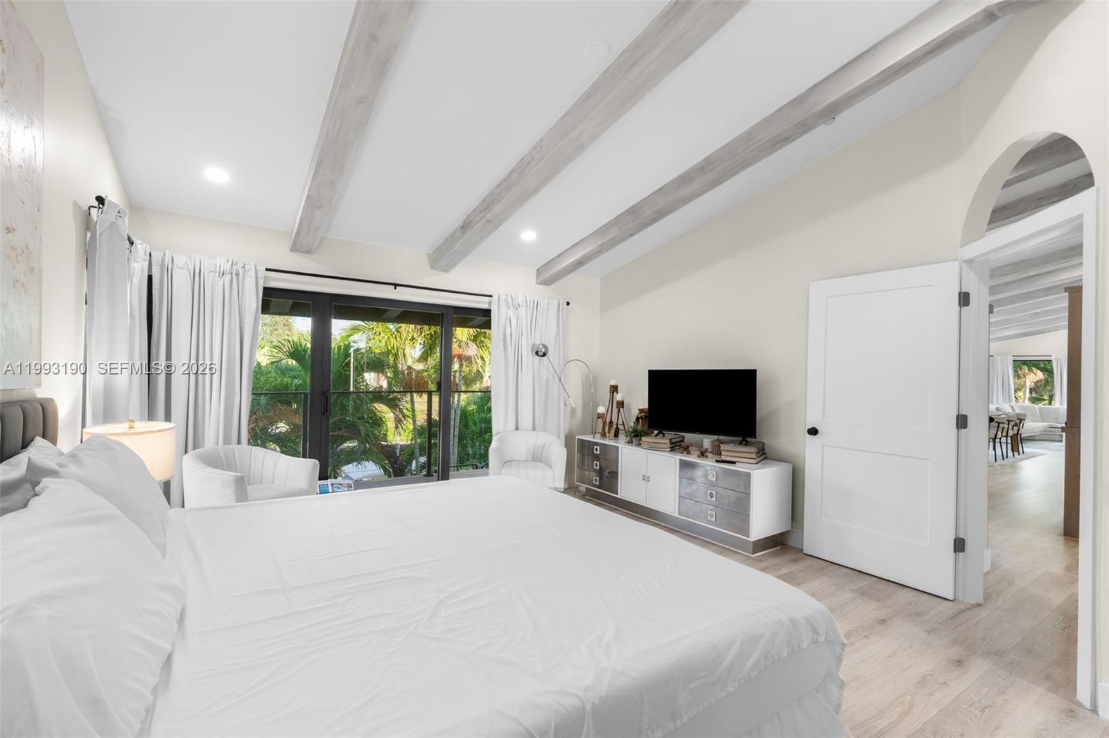 516 NE 6th Ave, Deerfield Beach FL 33441