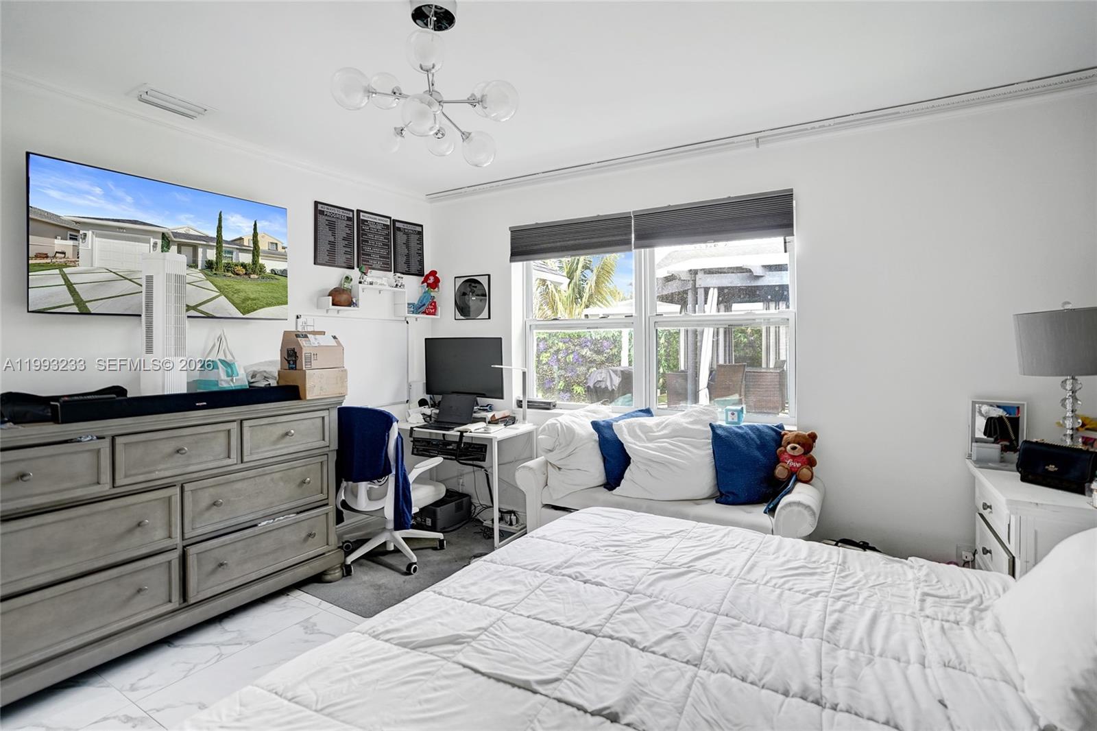 372 W Riverbend Dr, Sunrise FL 33326