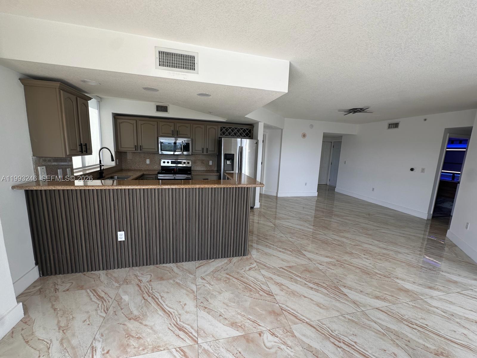 4242 NW 2nd St #1116, Miami FL 33126