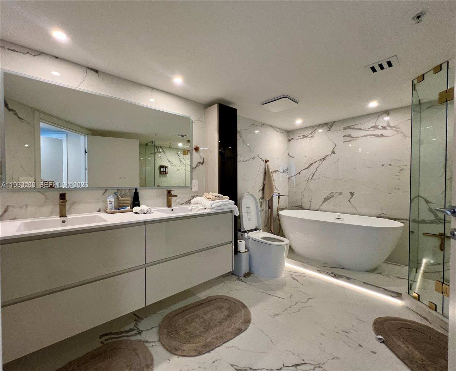 16699 Collins Ave #2010, Sunny Isles Beach FL 33160