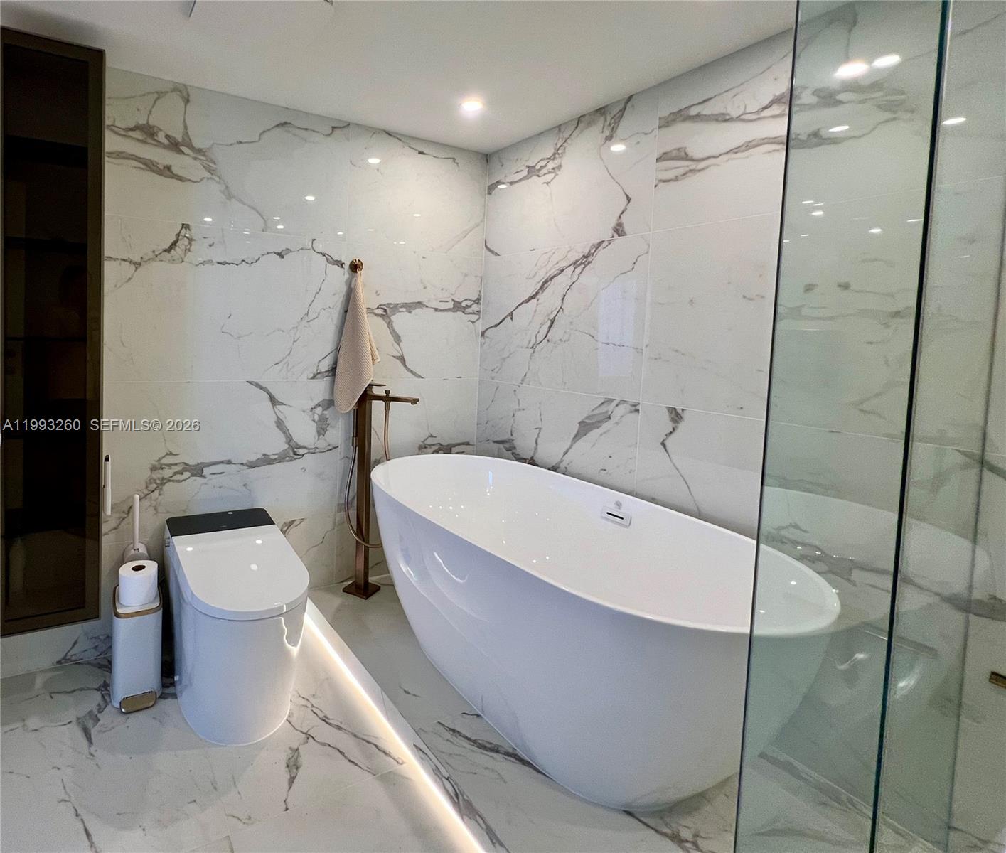 16699 Collins Ave #2010, Sunny Isles Beach FL 33160