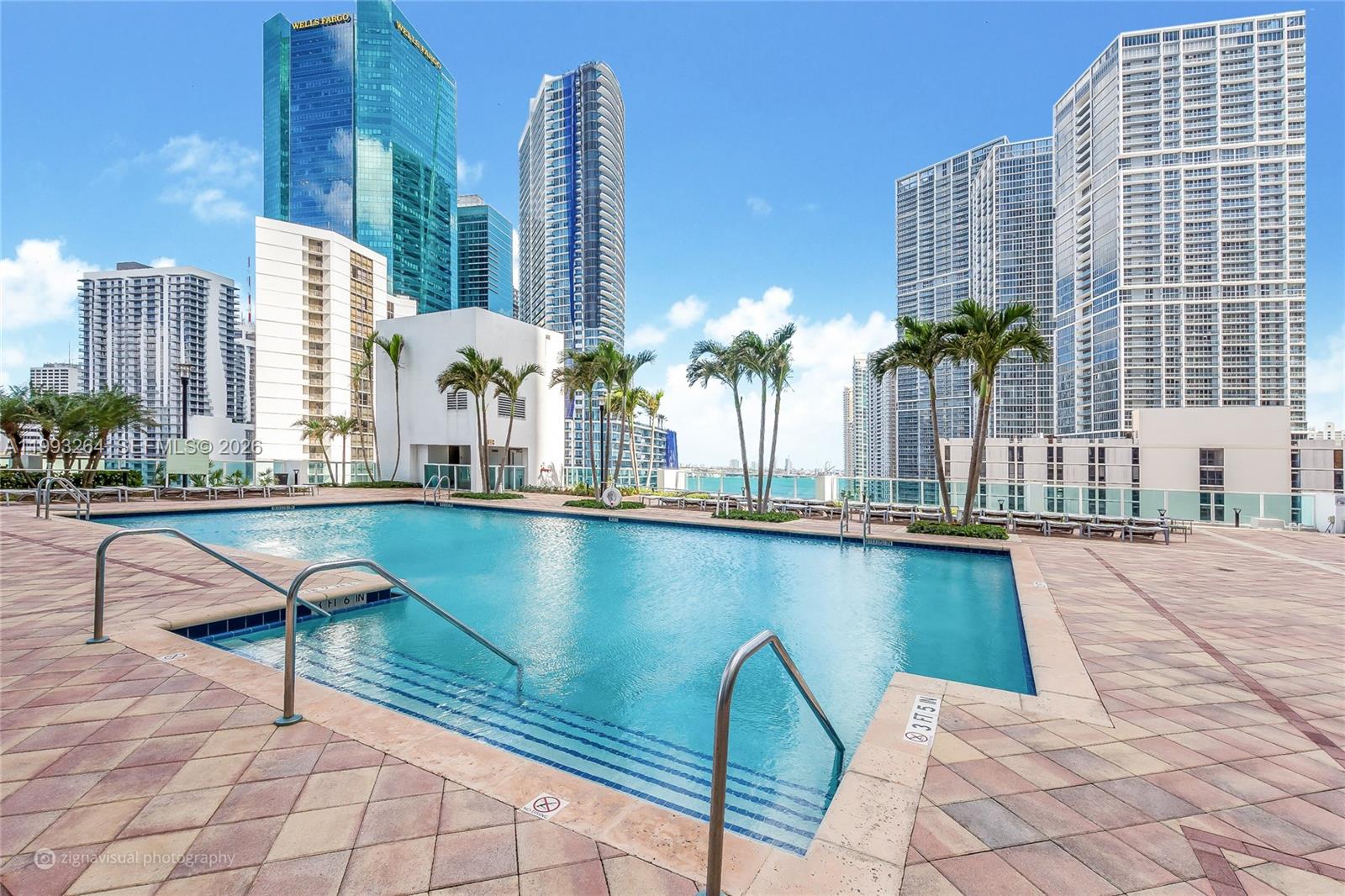 31 SE 5th St #2708, Miami FL 33131