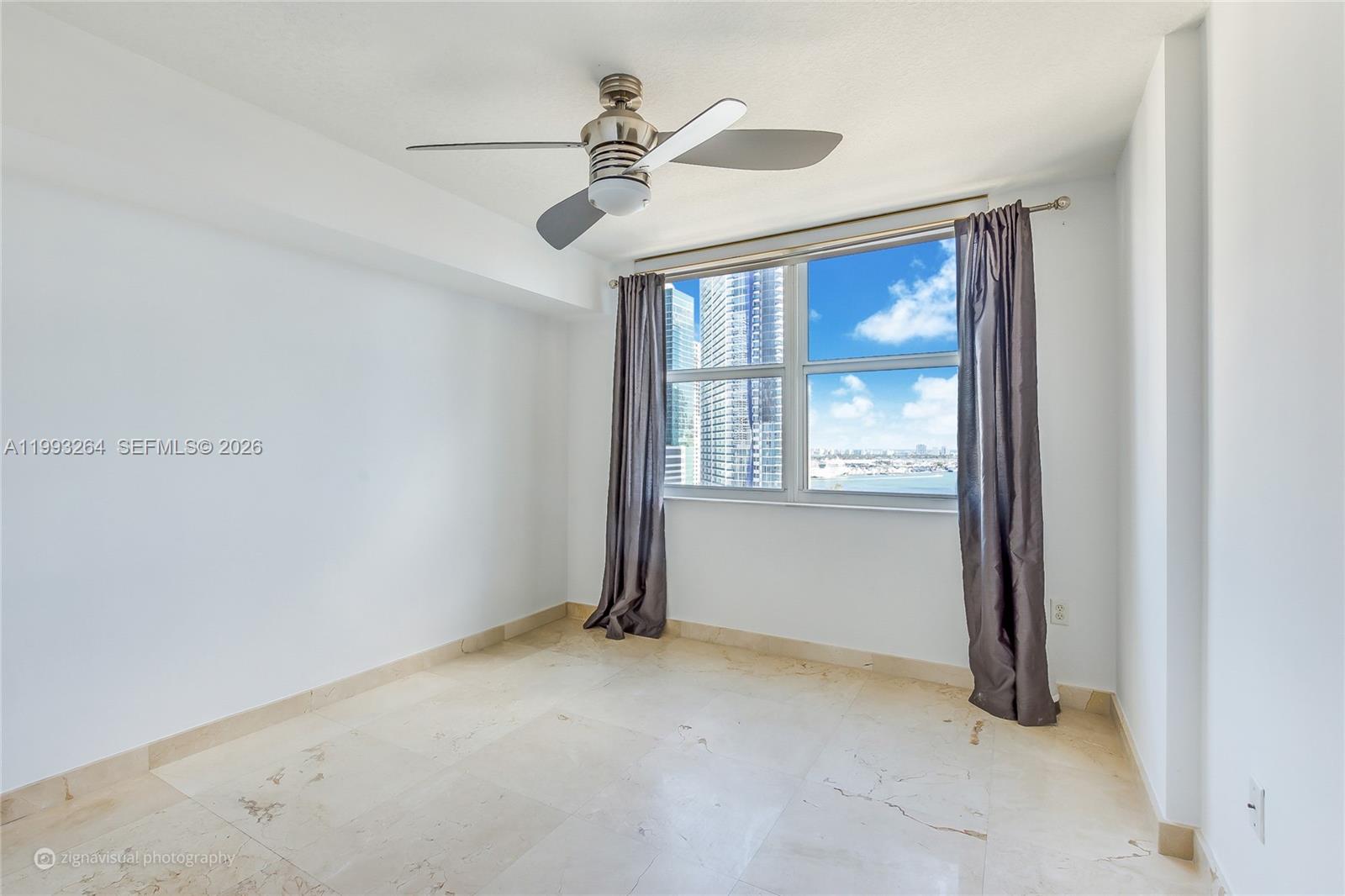 31 SE 5th St #2708, Miami FL 33131