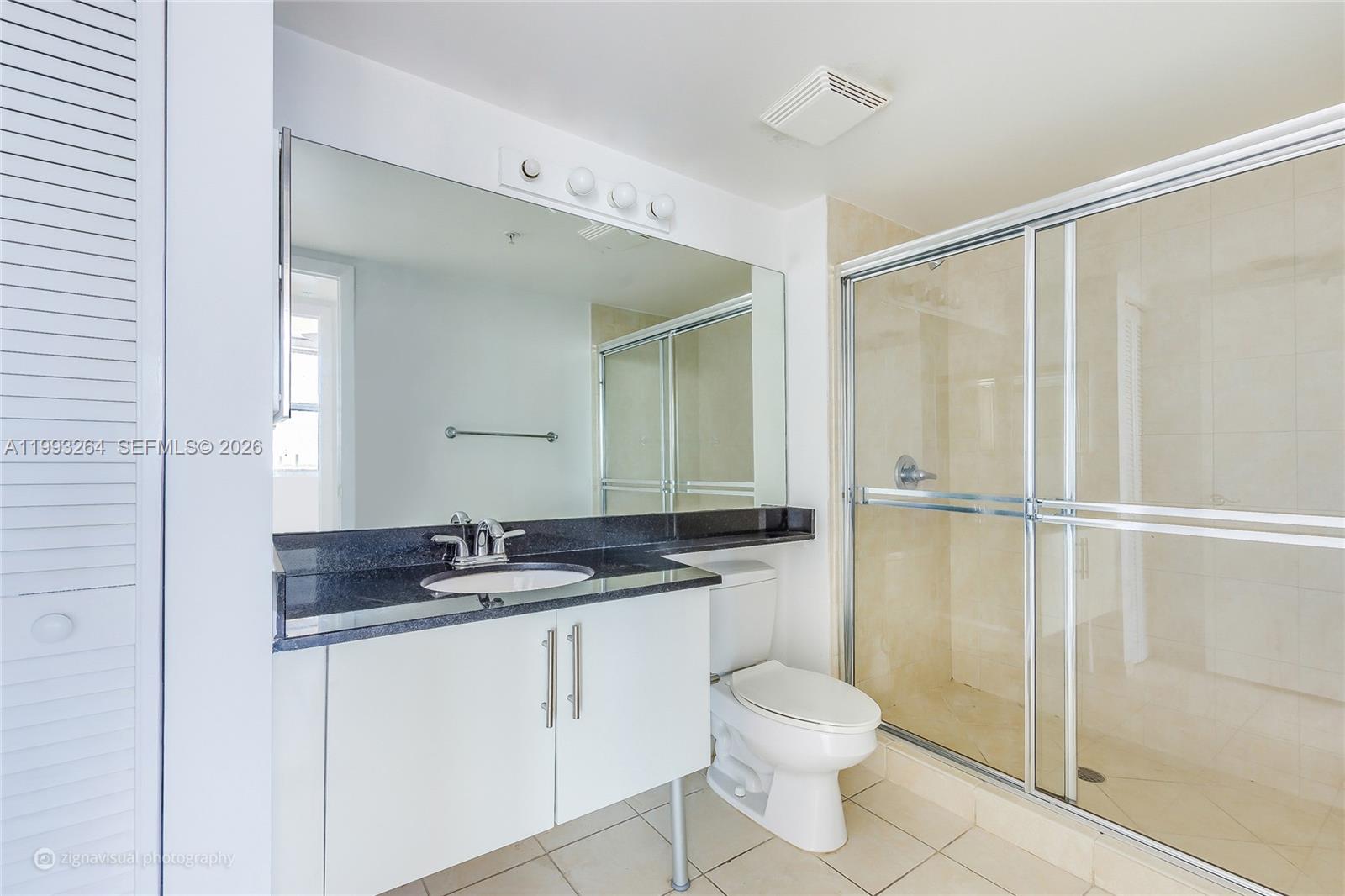 31 SE 5th St #2708, Miami FL 33131