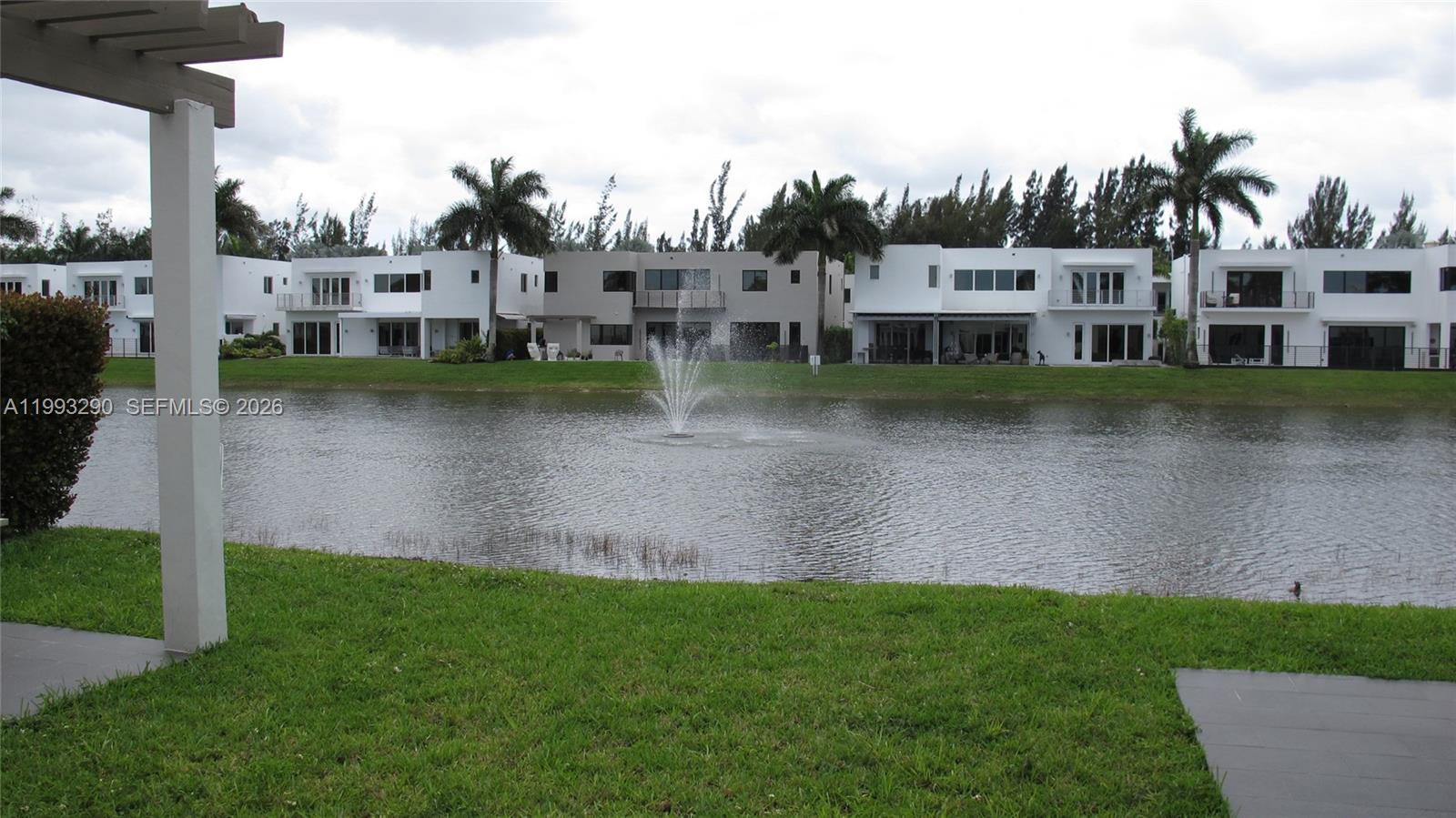 10272 NW 75th Ter, Doral FL 33178