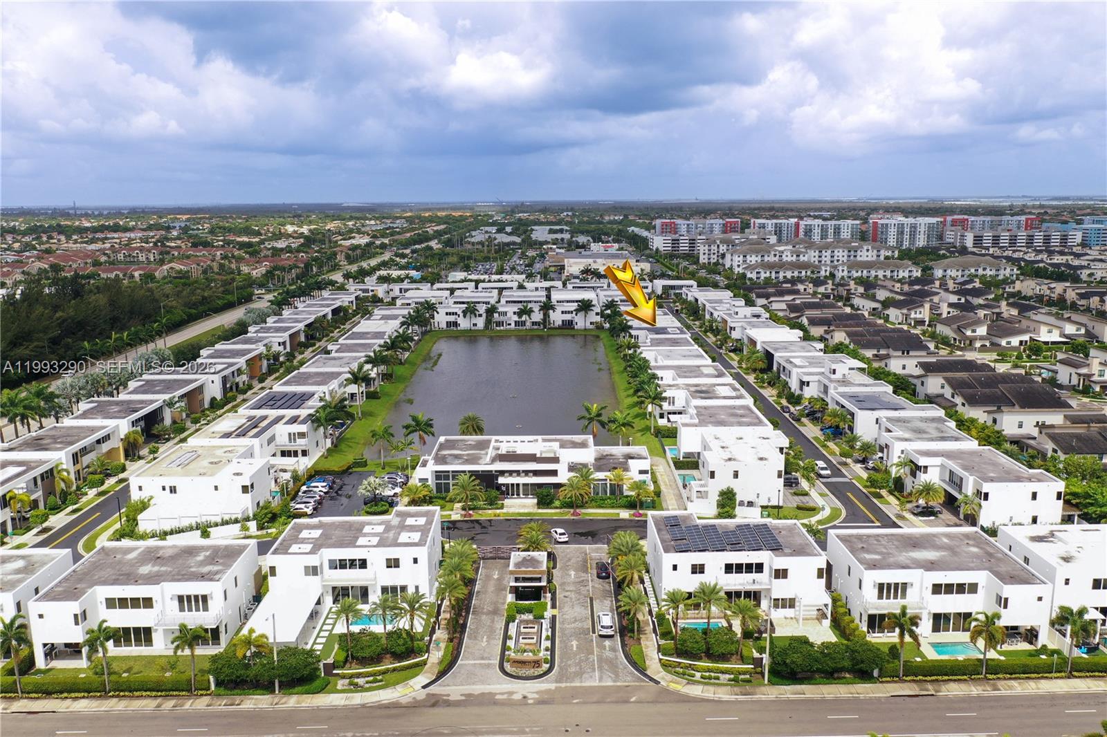 10272 NW 75th Ter, Doral FL 33178