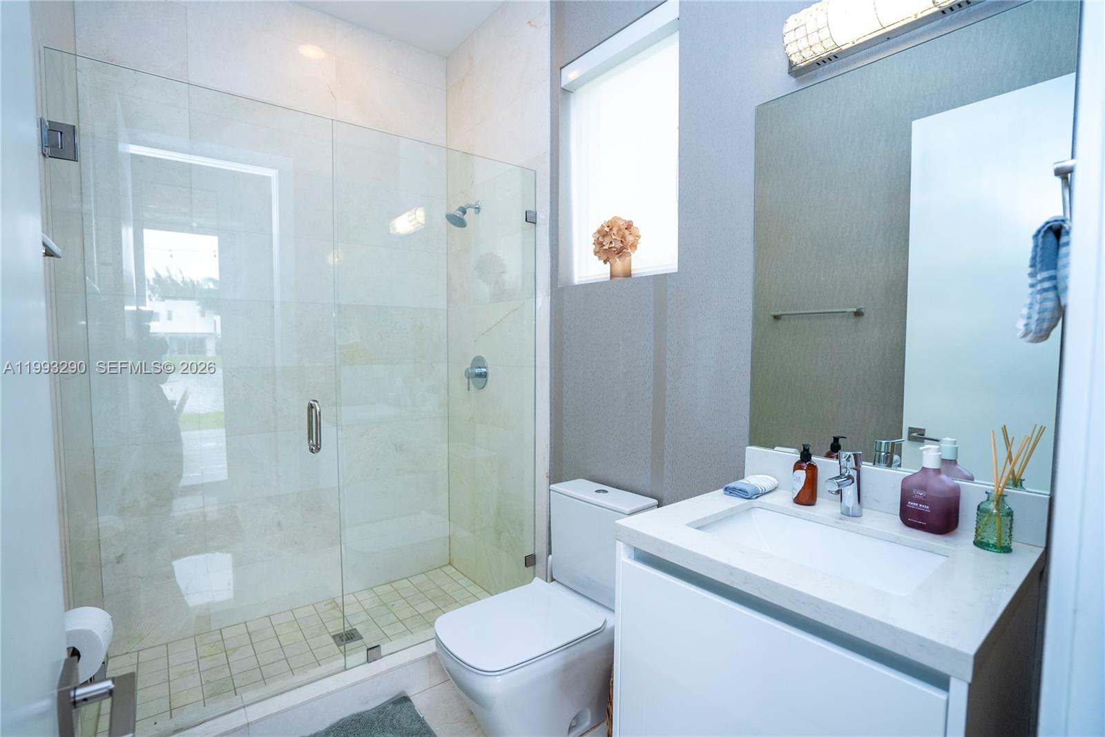 10272 NW 75th Ter, Doral FL 33178
