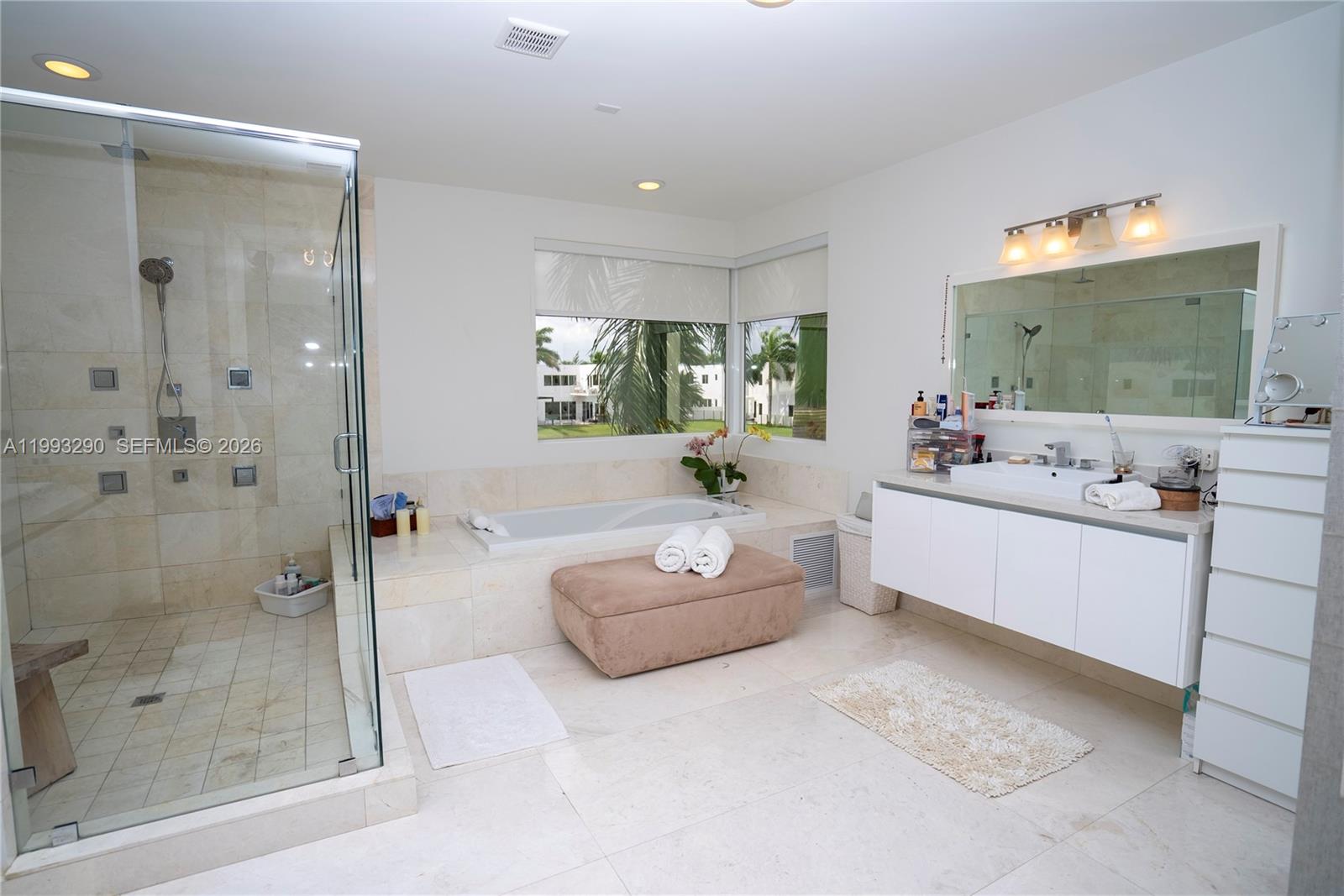 10272 NW 75th Ter, Doral FL 33178
