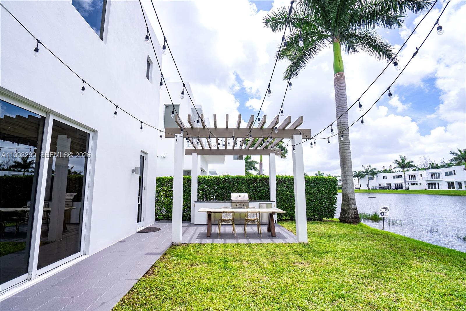 10272 NW 75th Ter, Doral FL 33178