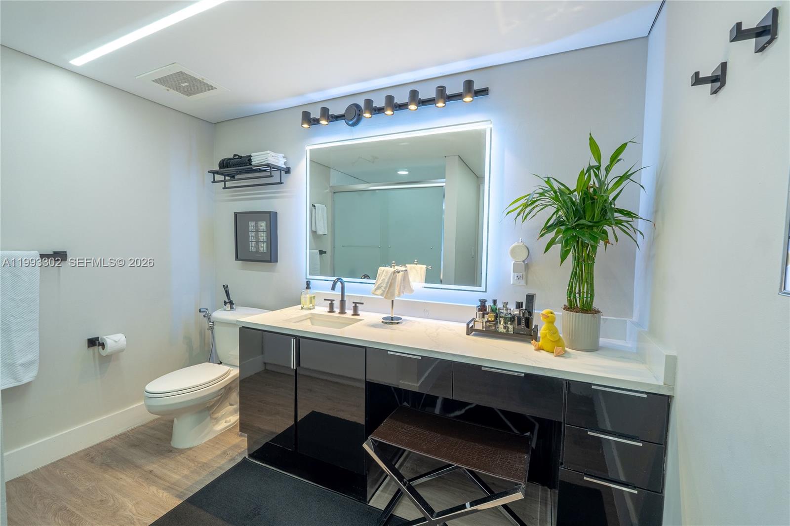 19501 W Country Club Dr #1011, Aventura FL 33180